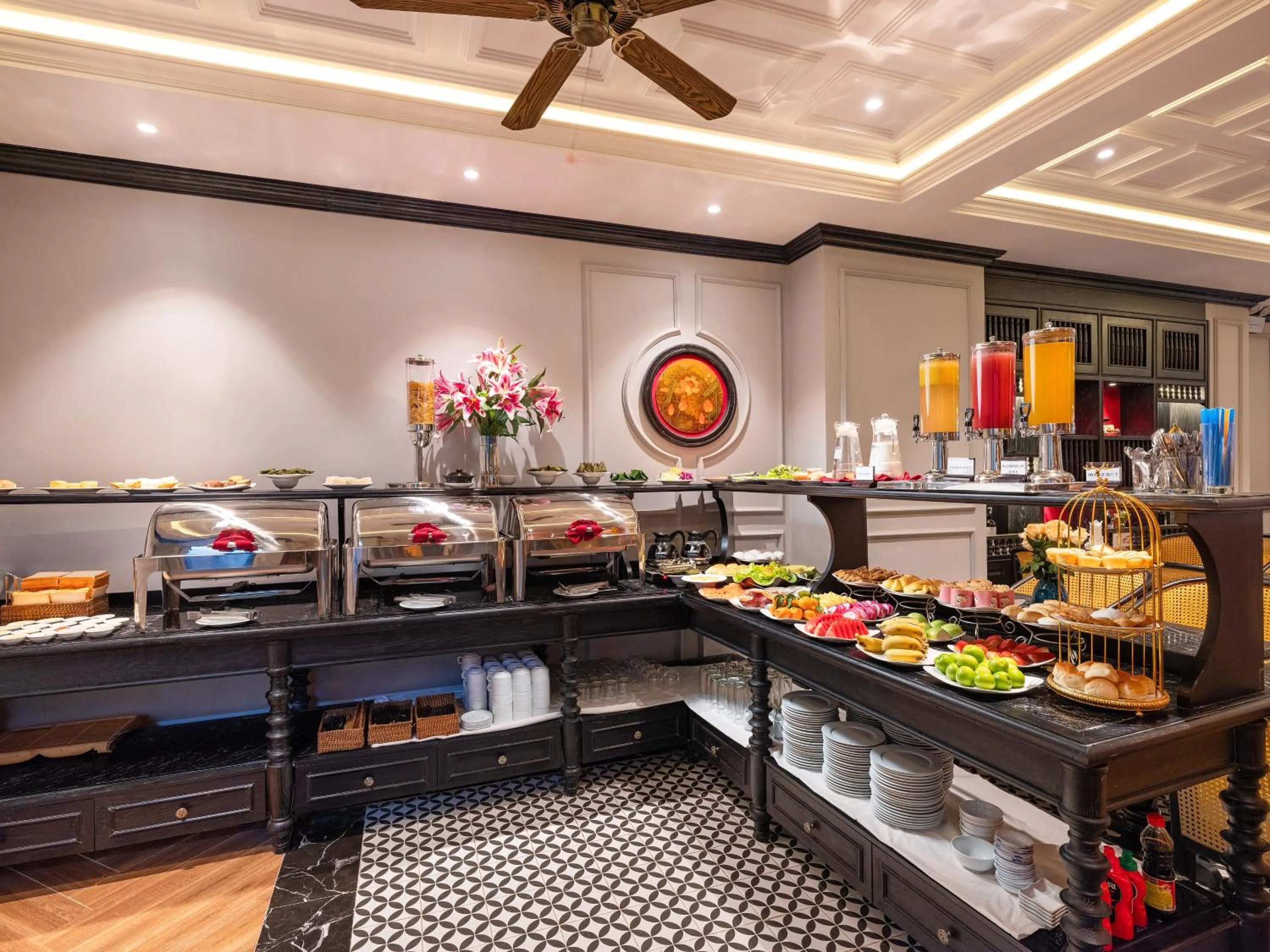 Buffet breakfast in Hue Serene Palace Hotel