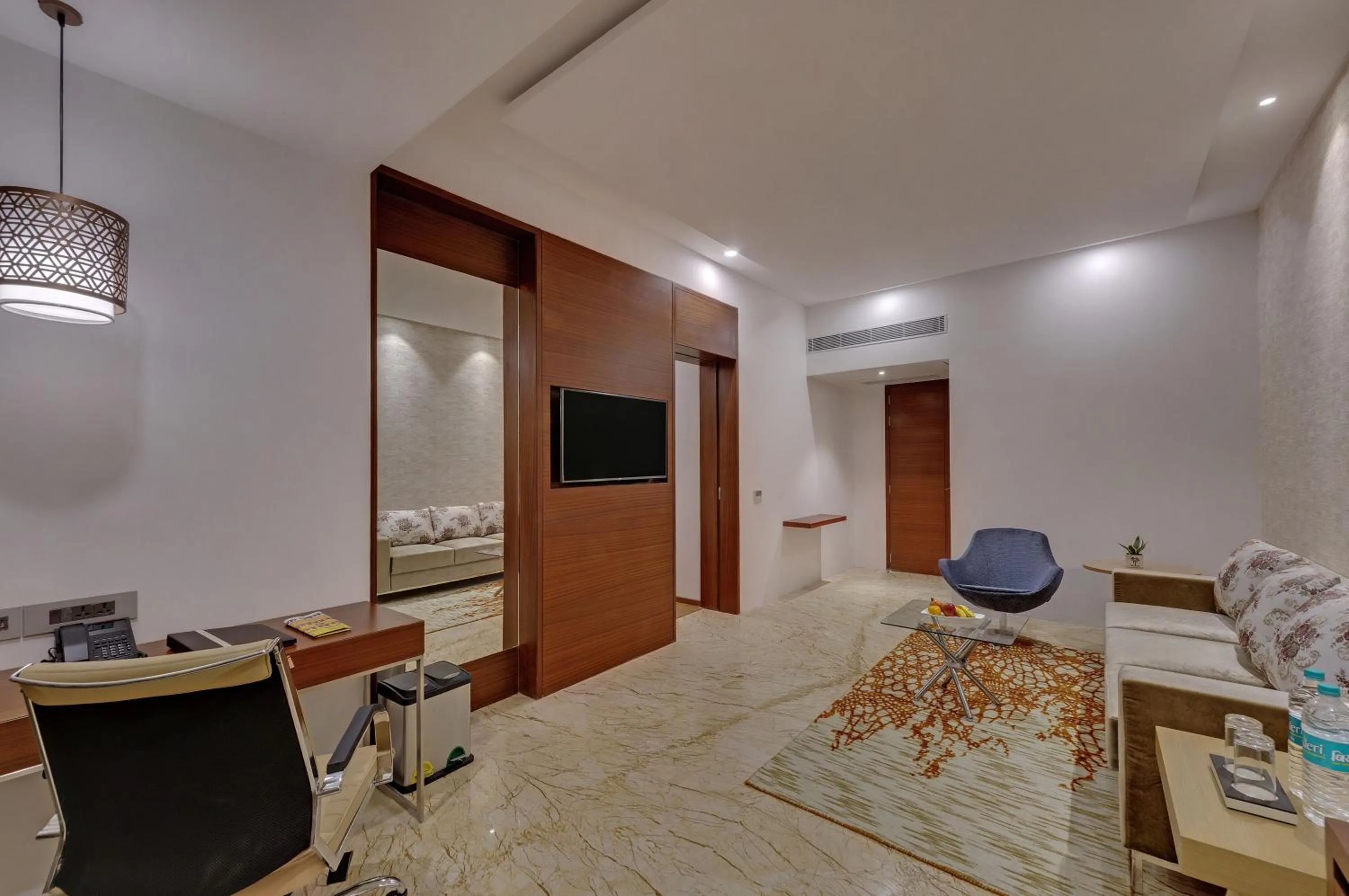 Living room, Bed in The Fern Residency Sarnath