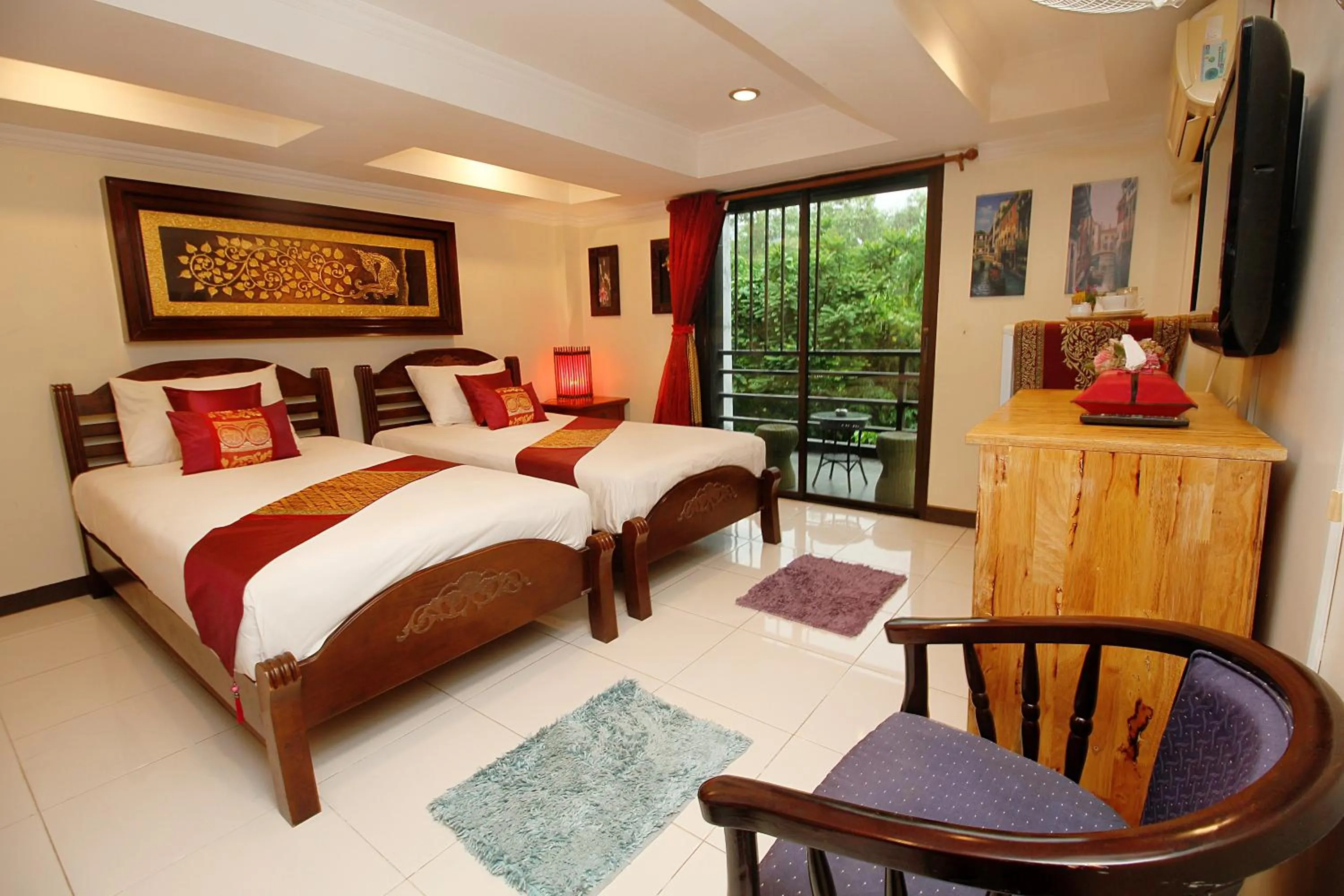 Photo of the whole room, Bed in Sky Silk Decoration House
