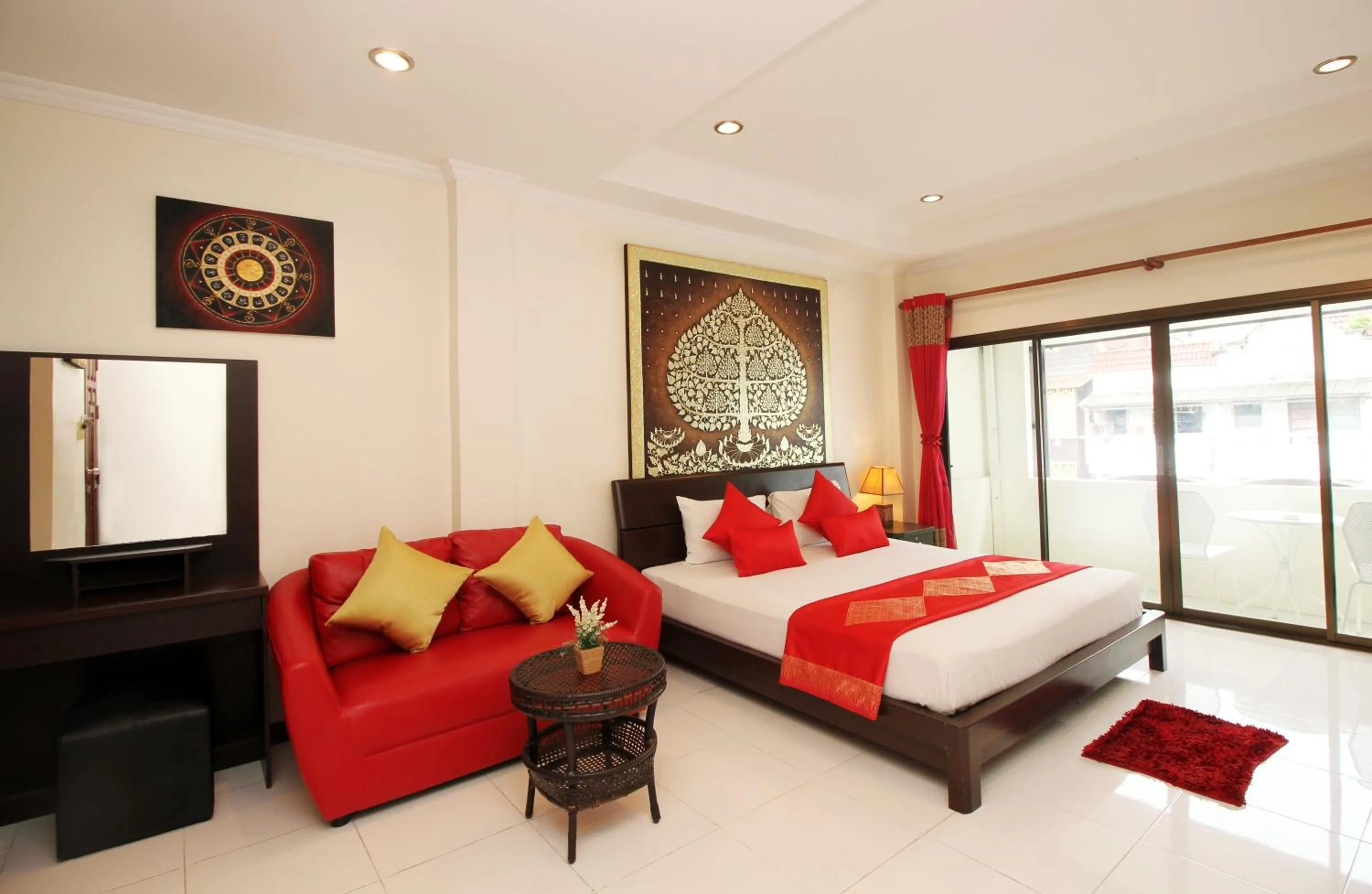 Photo of the whole room, Bed in Sky Silk Decoration House