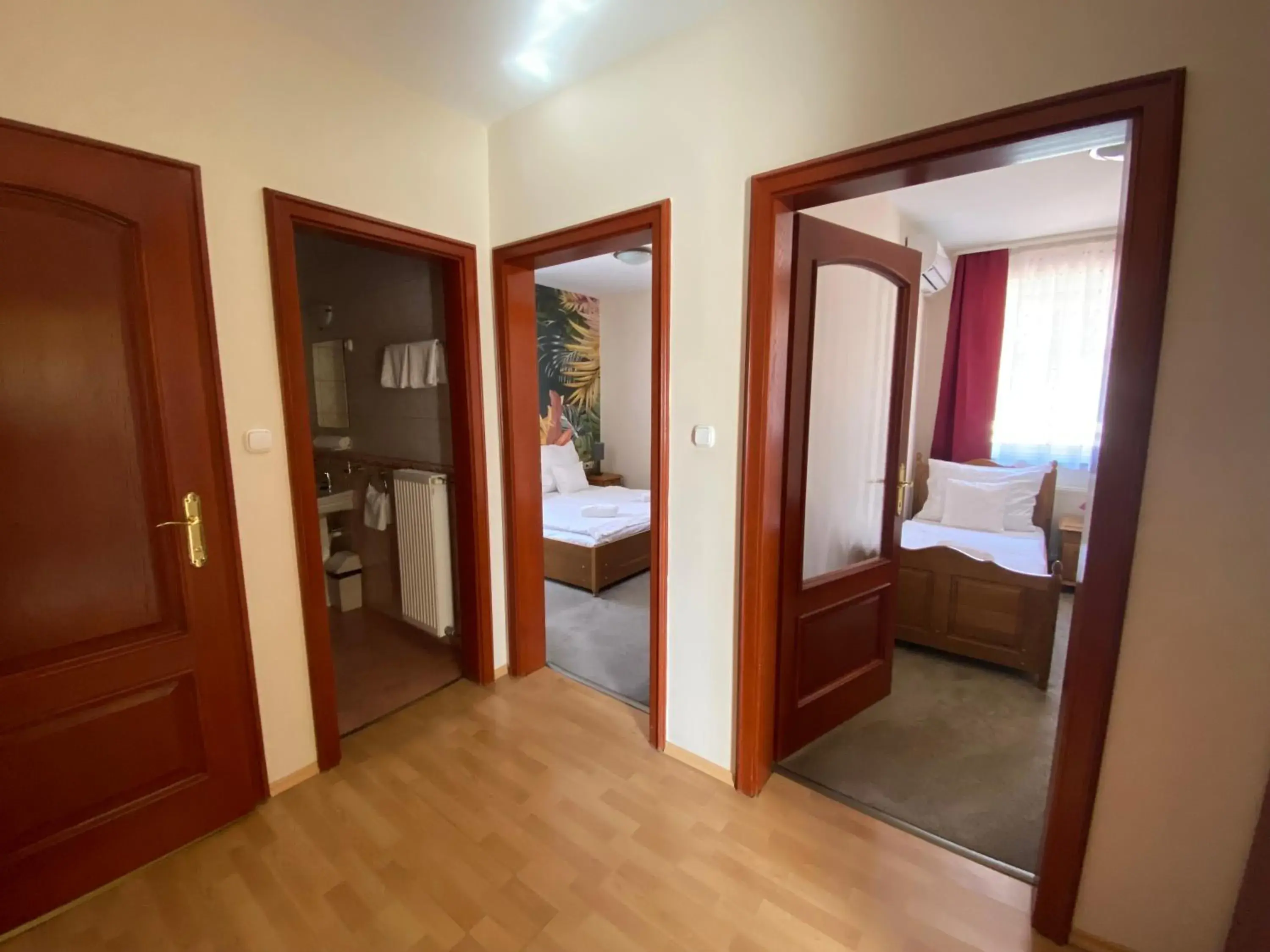 Comfort Quadruple Room in Hotel Villa Park Comfort Quadruple Room in Hotel Villa Park
