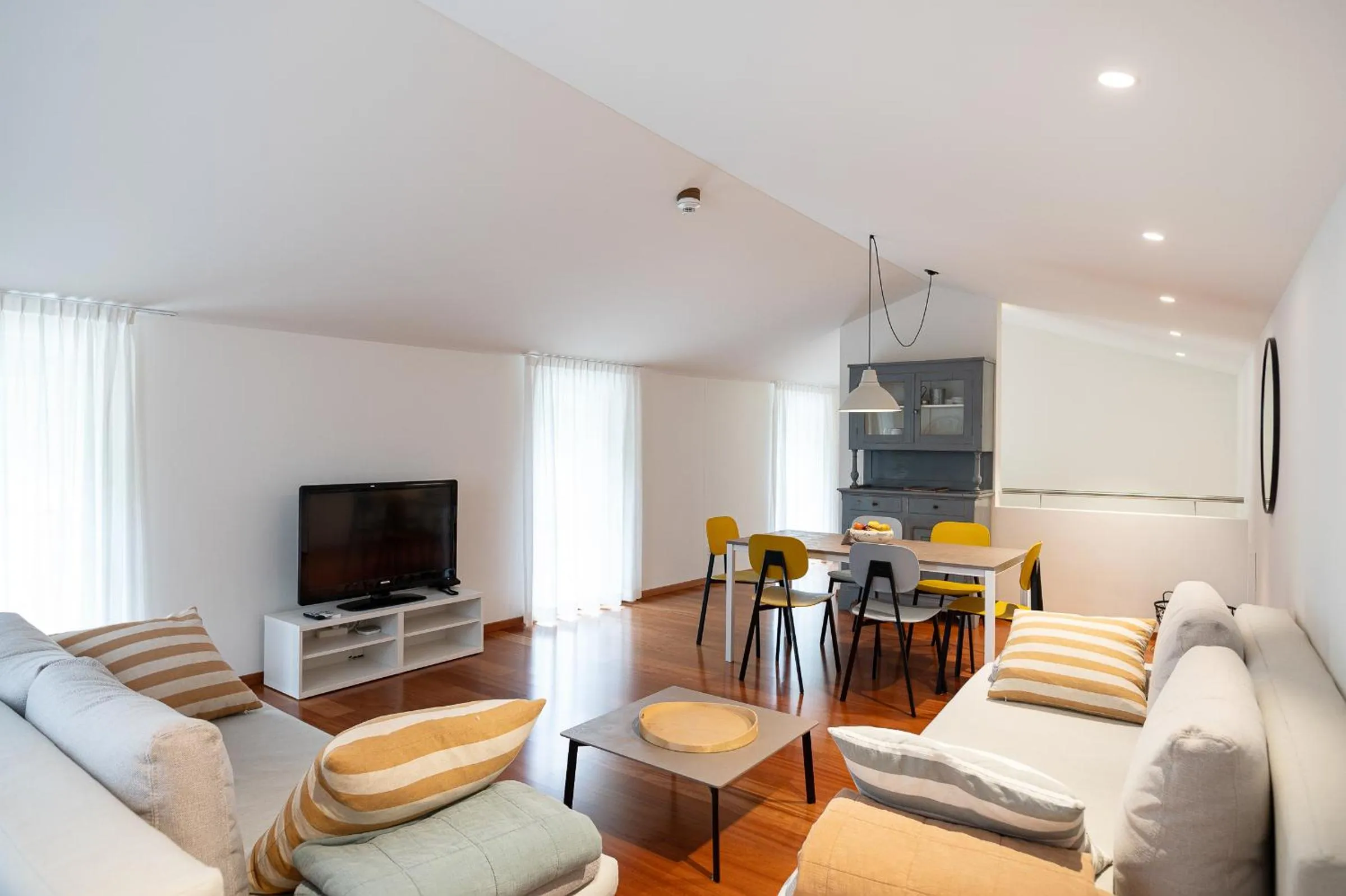 Communal lounge/ TV room in Bigatt Hotel & Restaurant