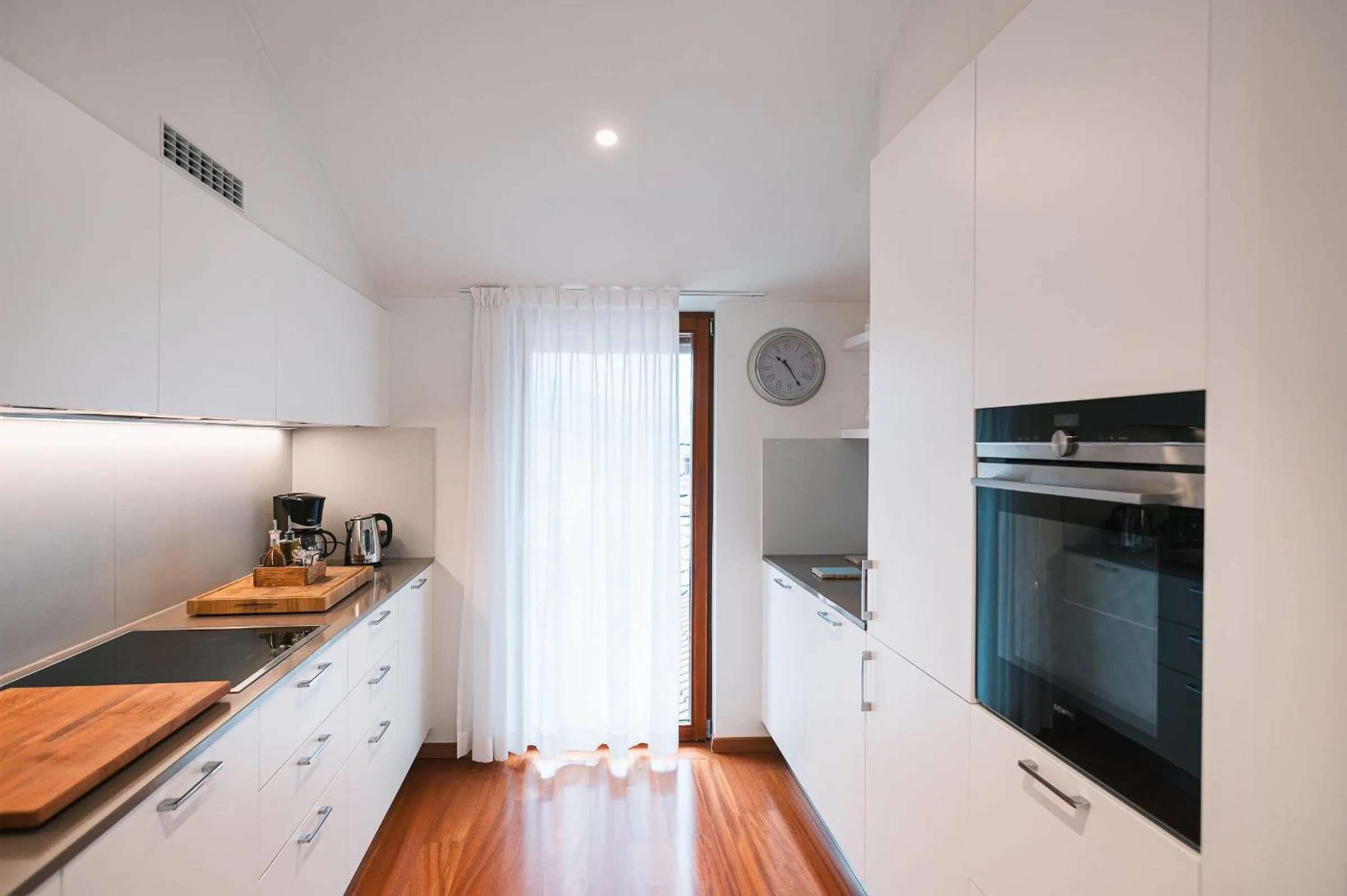 Kitchen or kitchenette in Bigatt Hotel & Restaurant