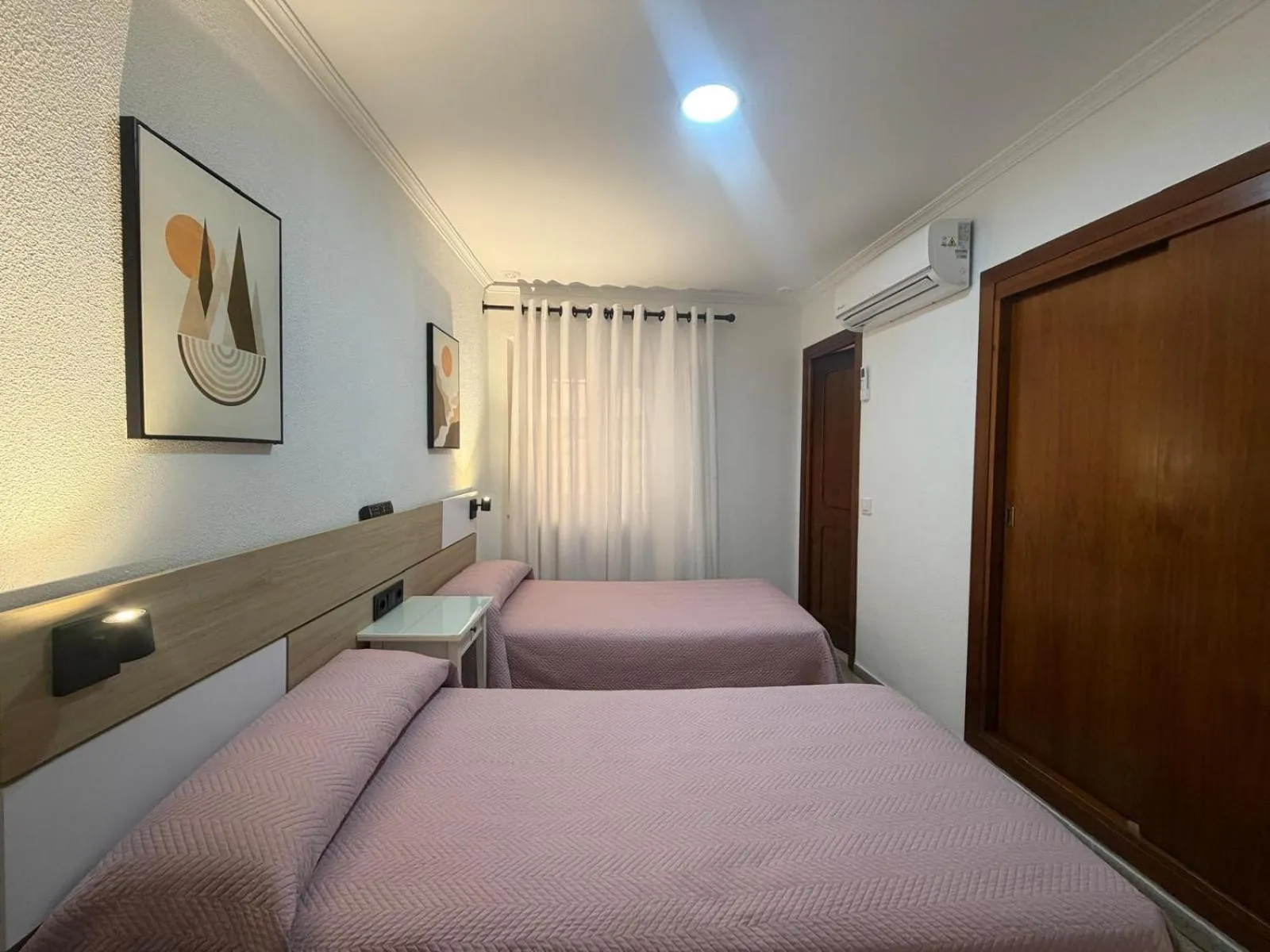 Photo of the whole room, Bed in Hostal Bahía