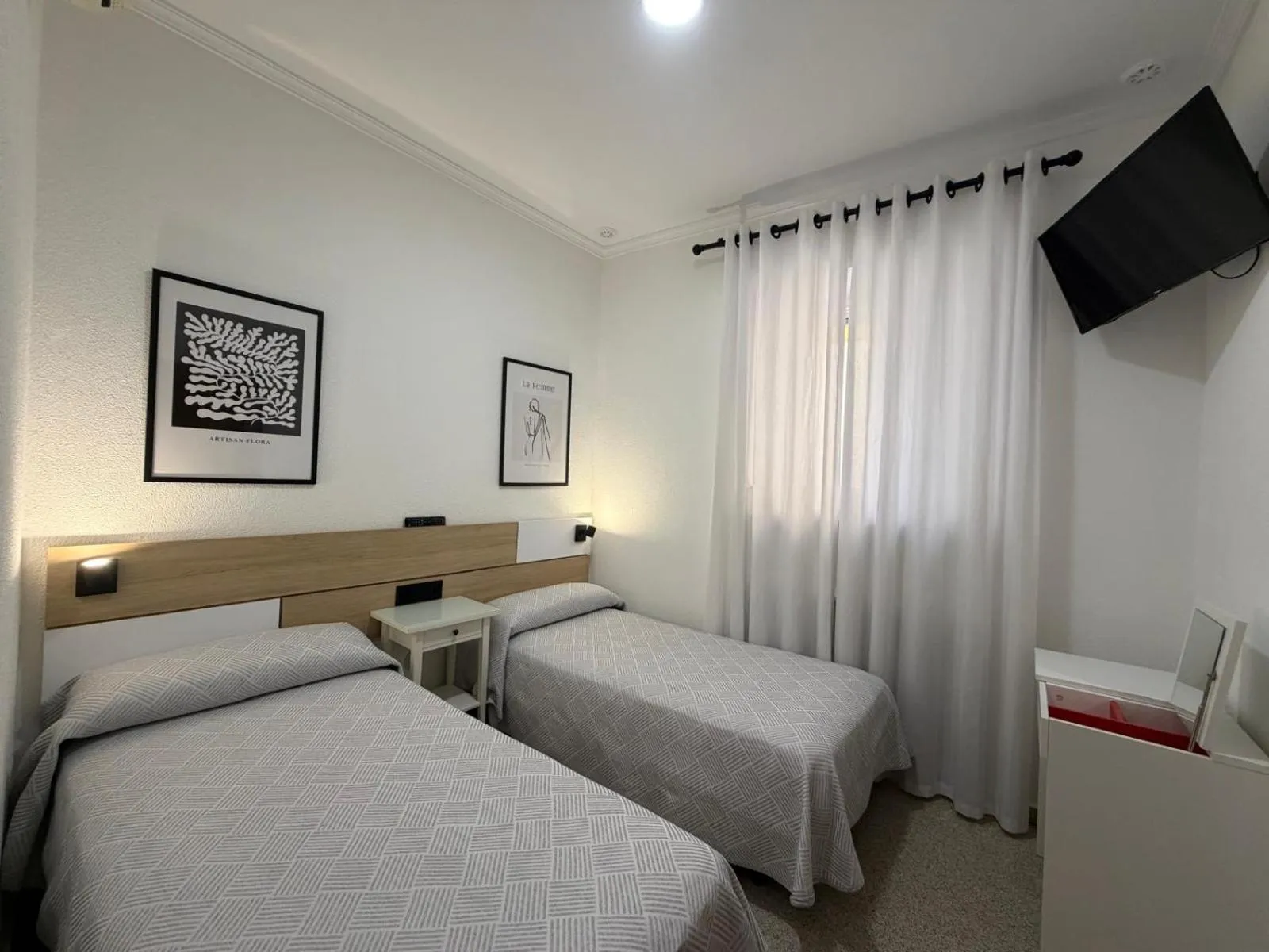 Photo of the whole room, Bed in Hostal Bahía