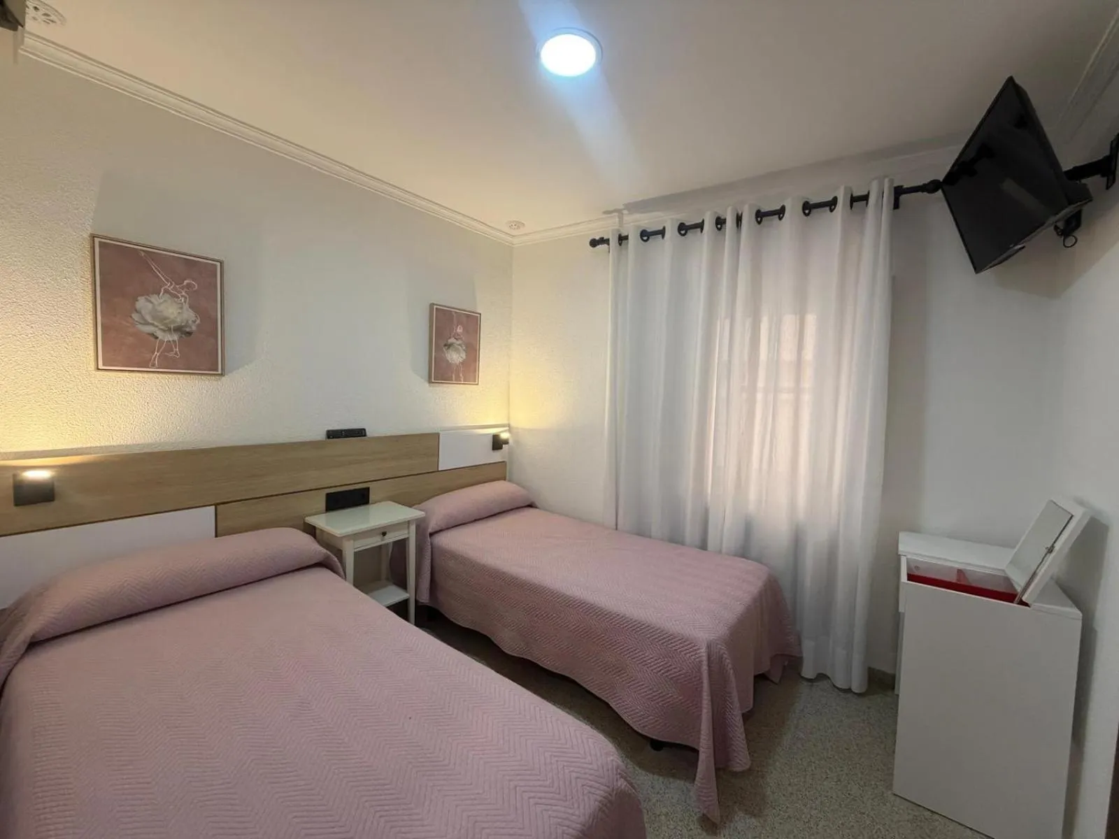 Photo of the whole room, Bed in Hostal Bahía