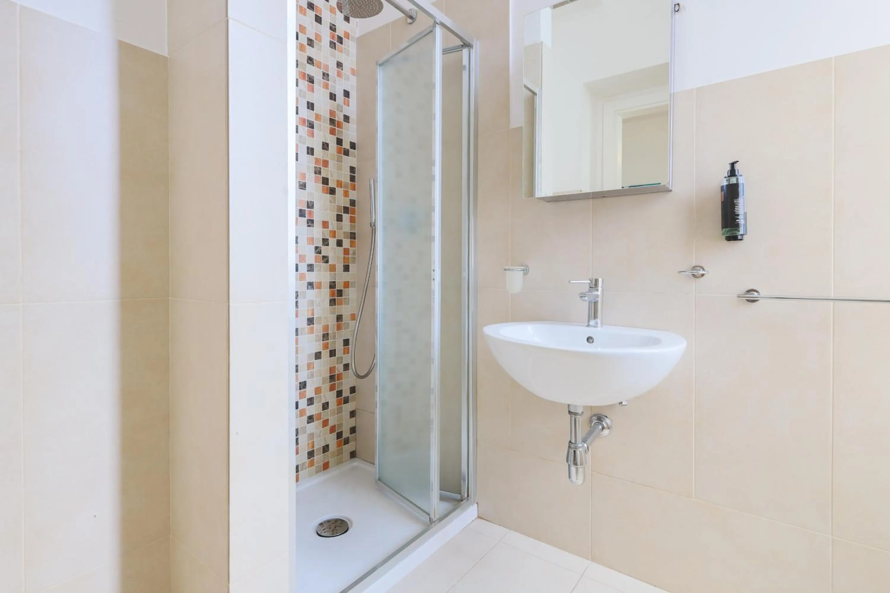 Shower in San Luigi - Residenza Gemelli