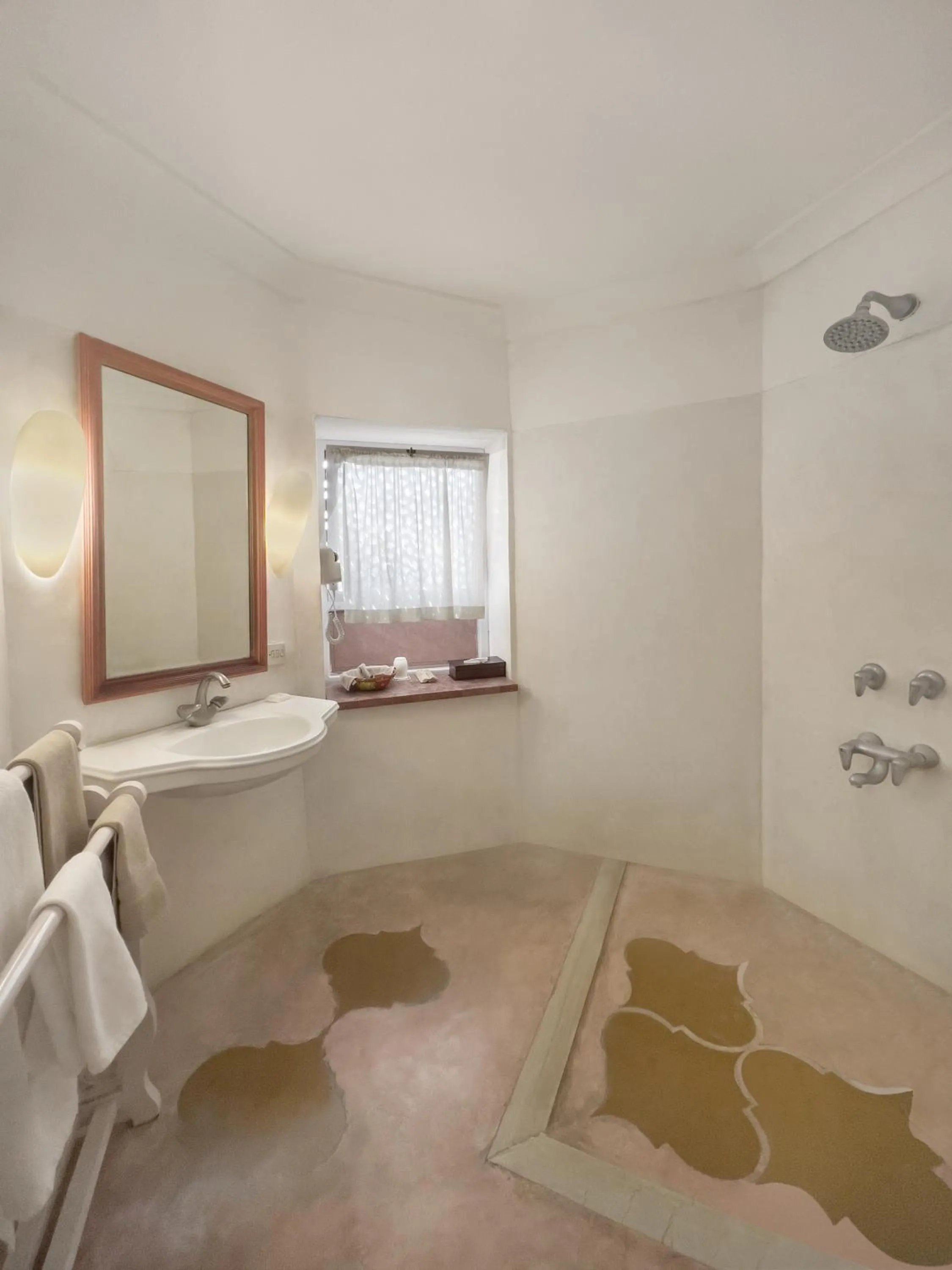 Toilet in Neemrana Fort-Palace