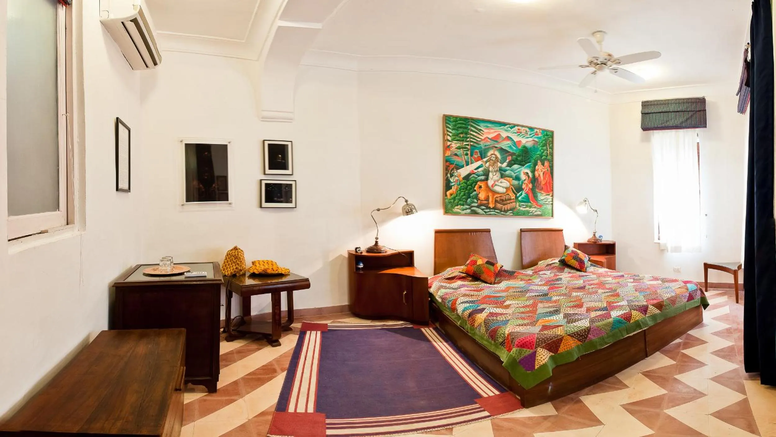 Bed in Neemrana Fort-Palace