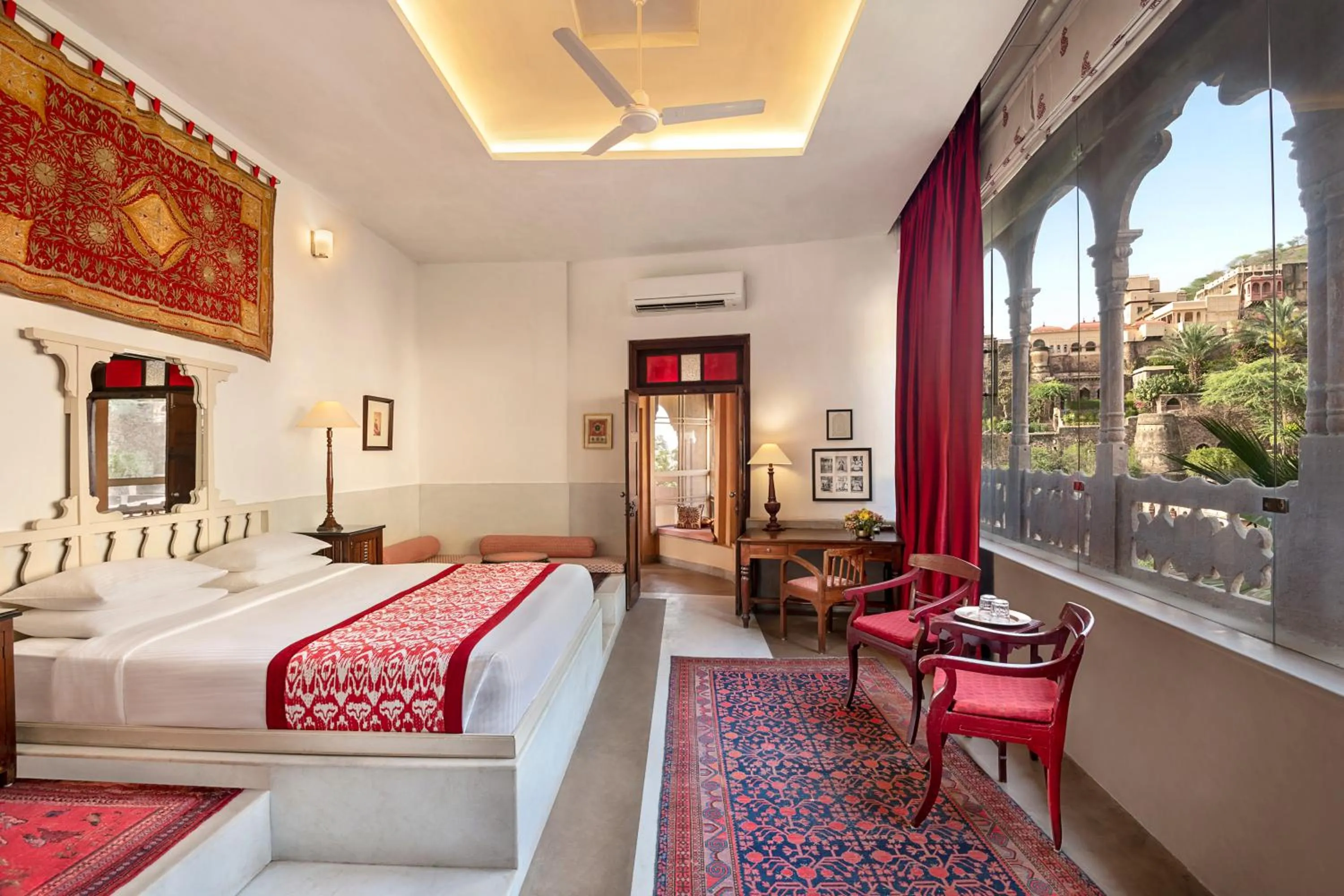 Bed in Neemrana Fort-Palace