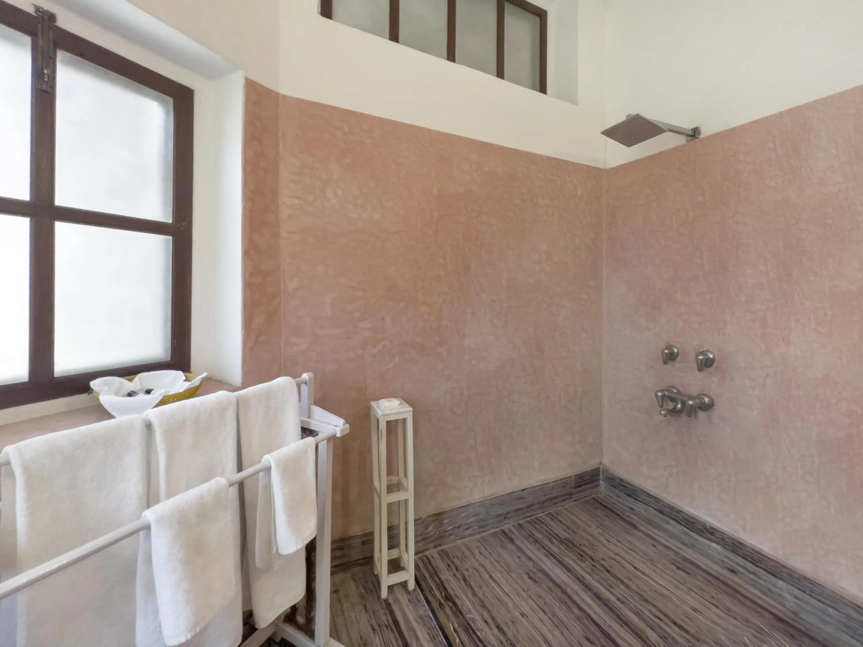 Shower in Neemrana Fort-Palace