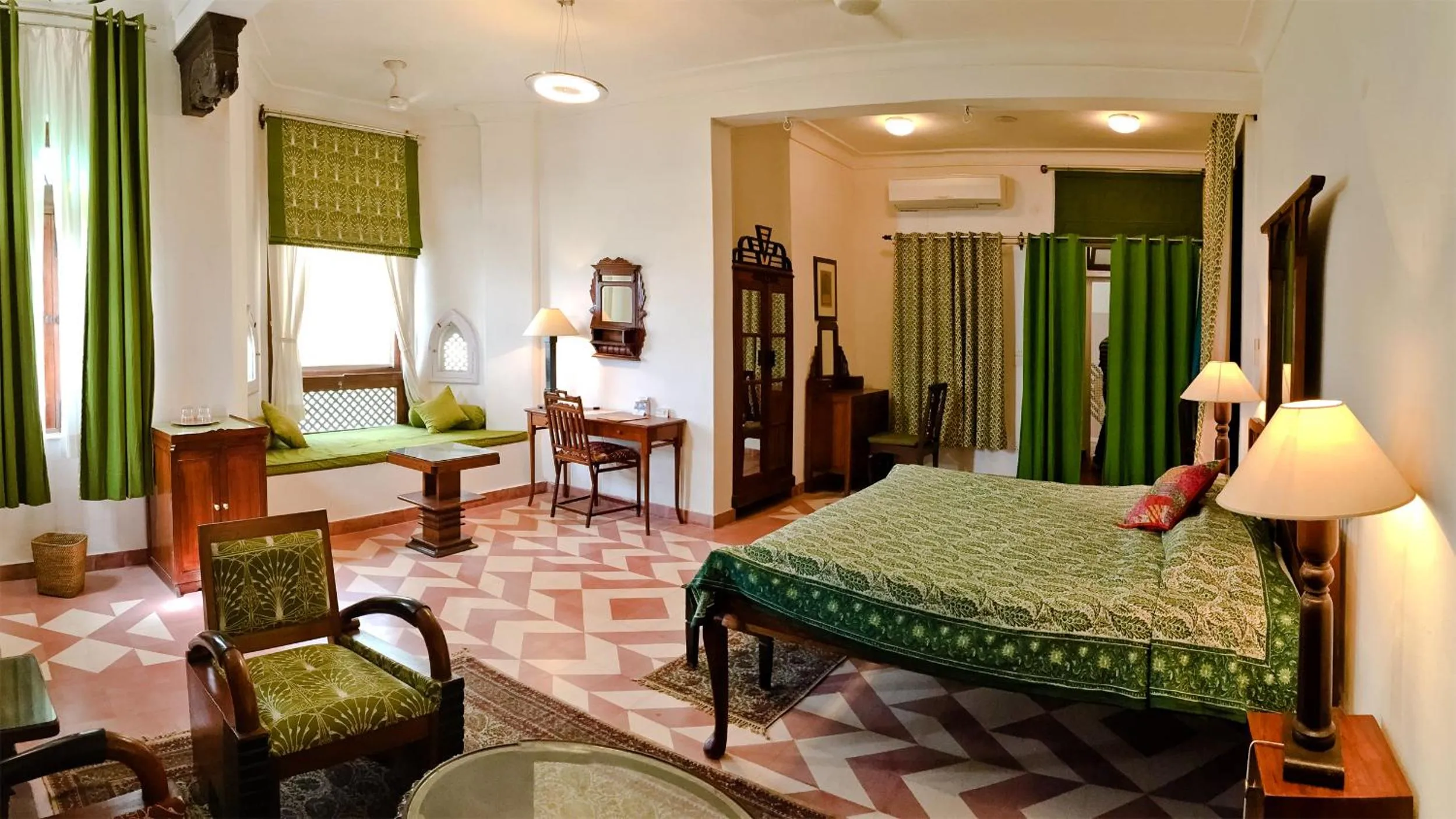 Bed in Neemrana Fort-Palace