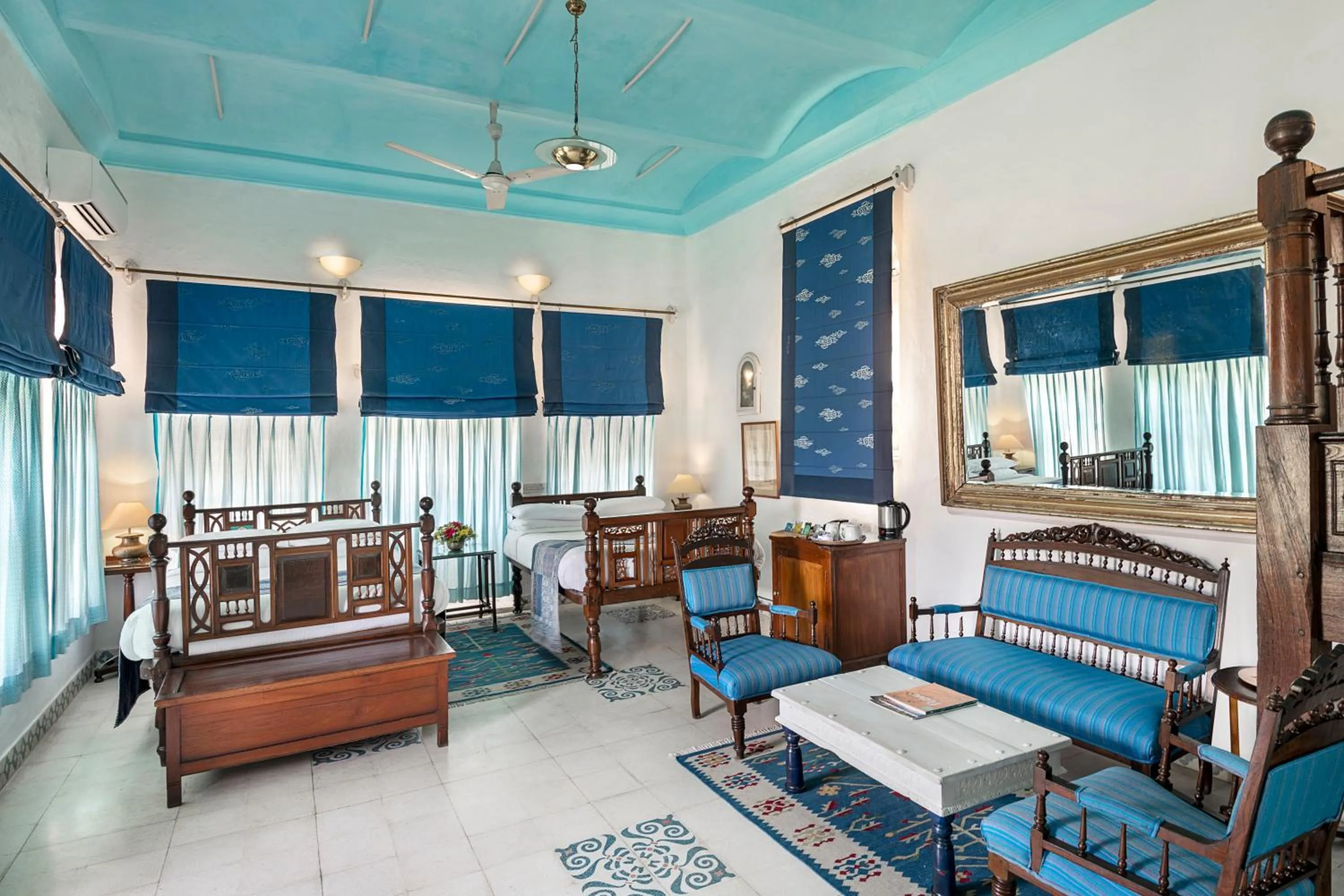 Bed in Neemrana Fort-Palace