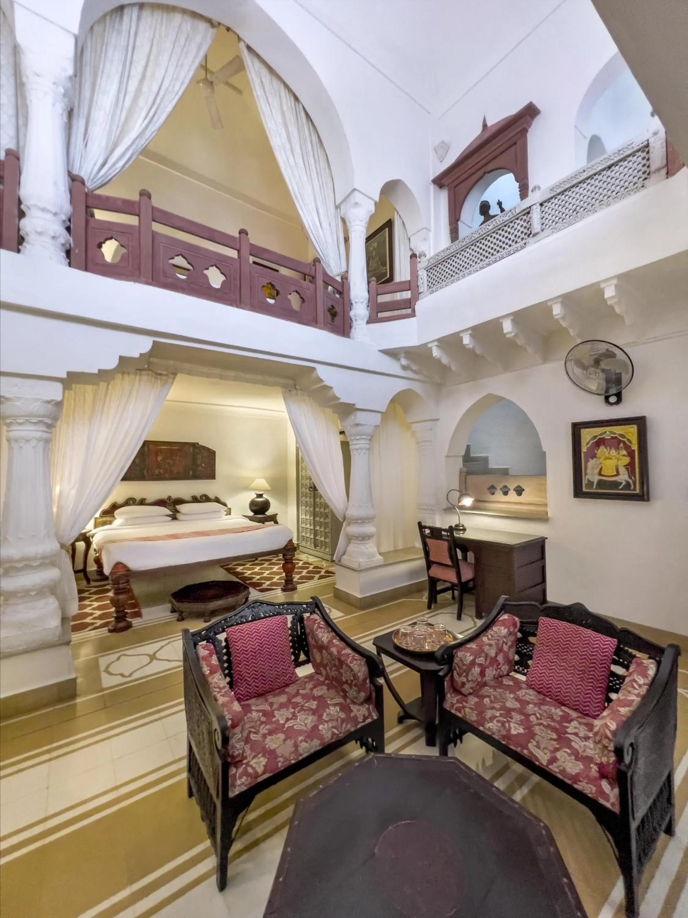 Bed in Neemrana Fort-Palace