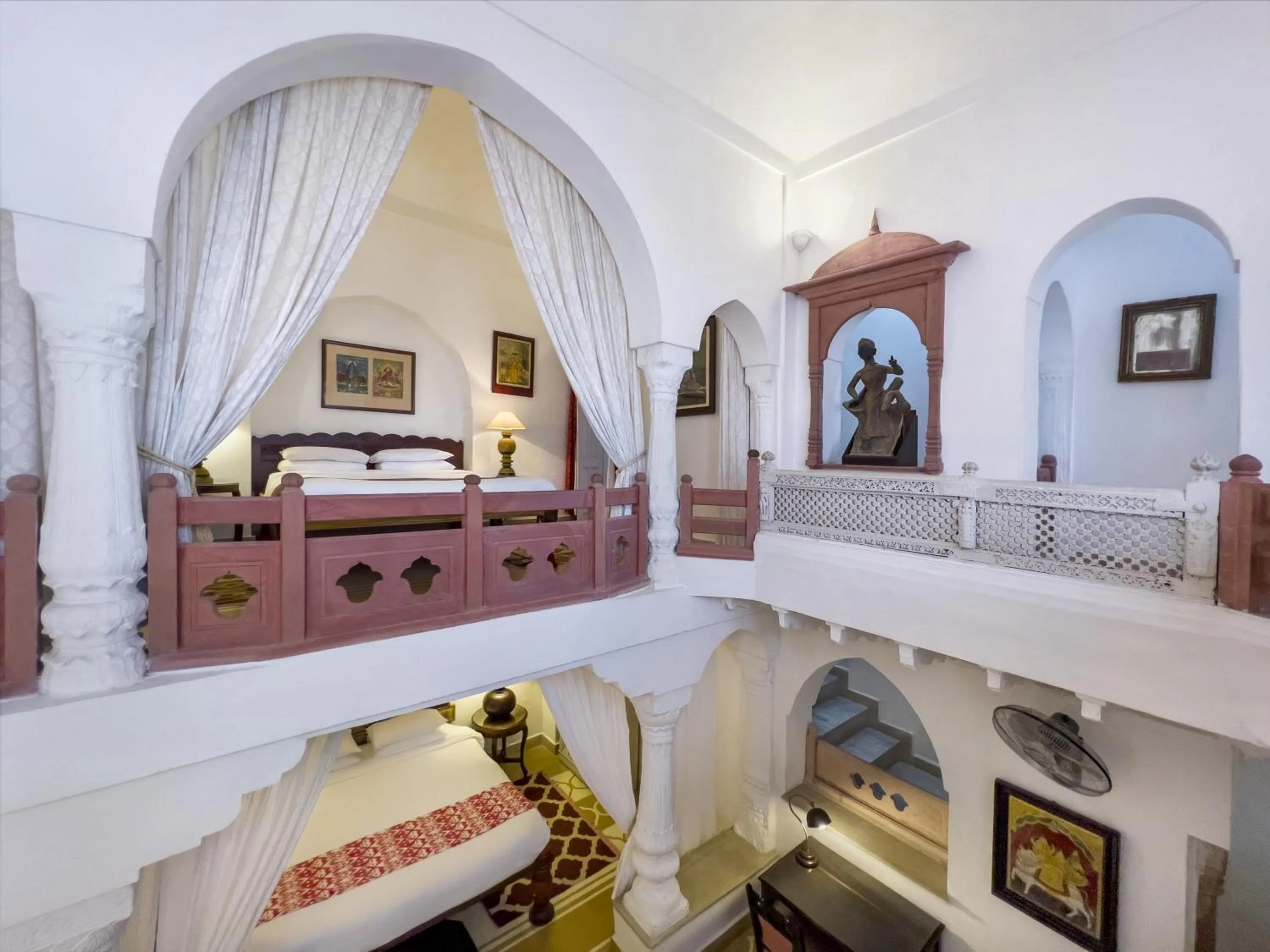 Bed in Neemrana Fort-Palace