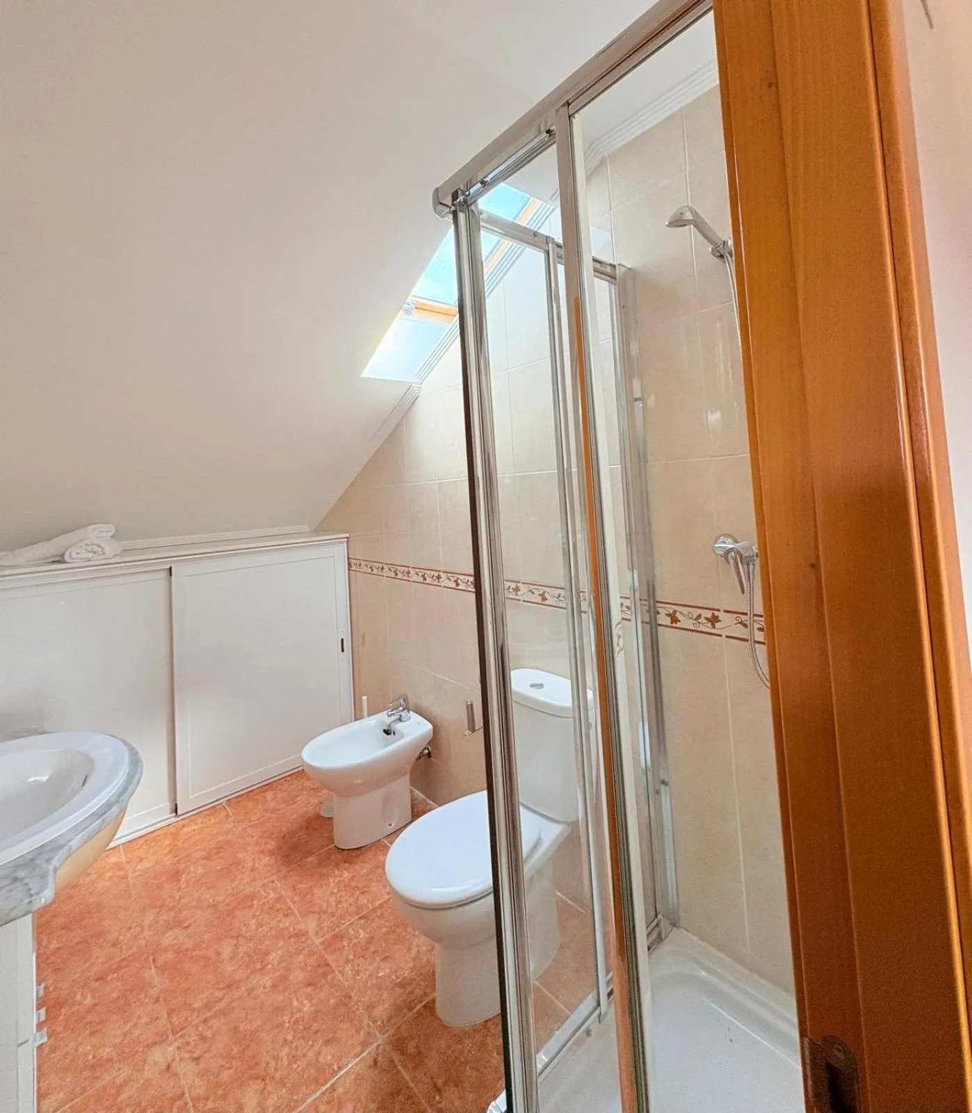 Toilet in Apartamentos Luarca