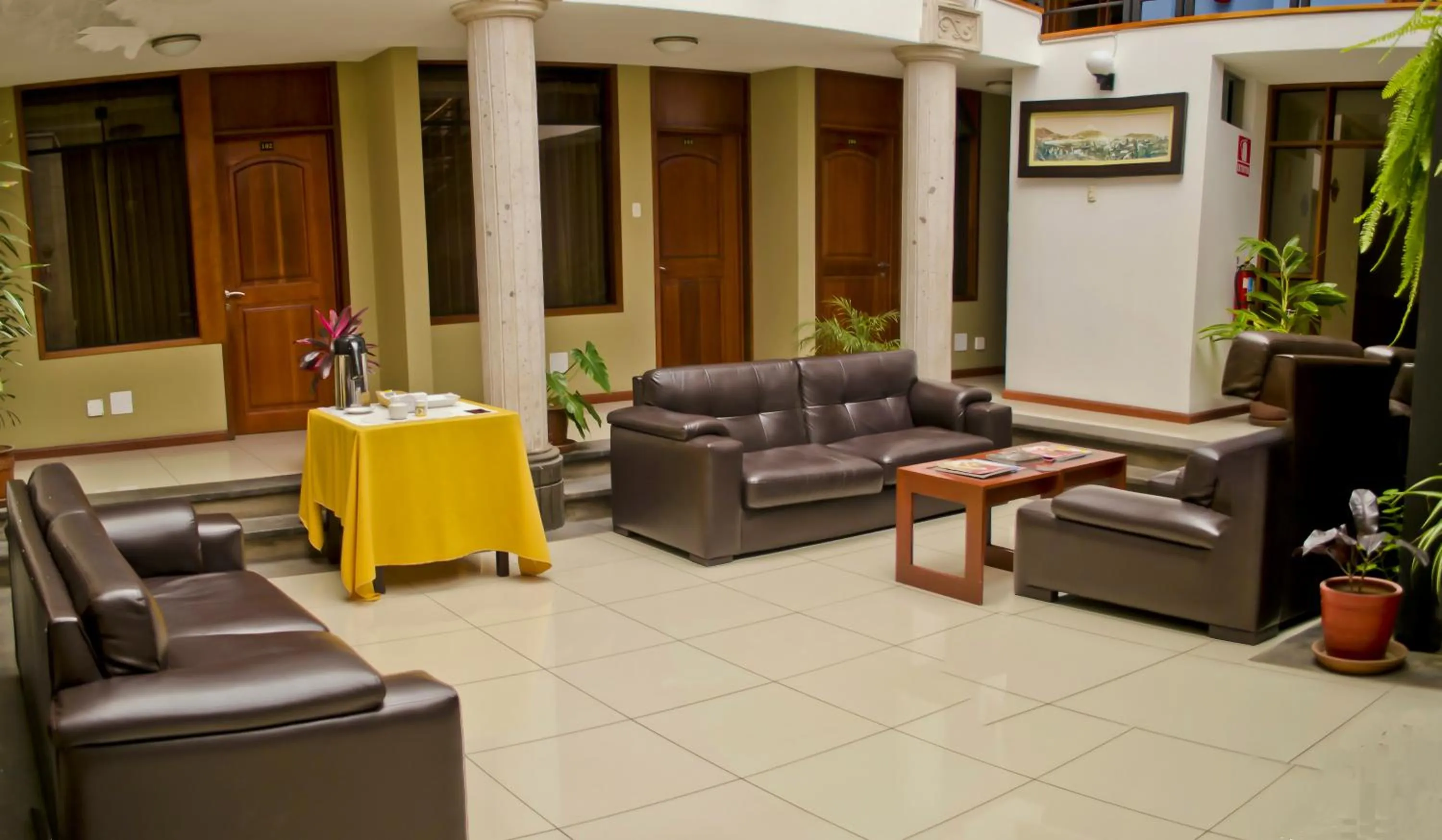 Living room in Hotel La Casona Del Olivo Arequipa