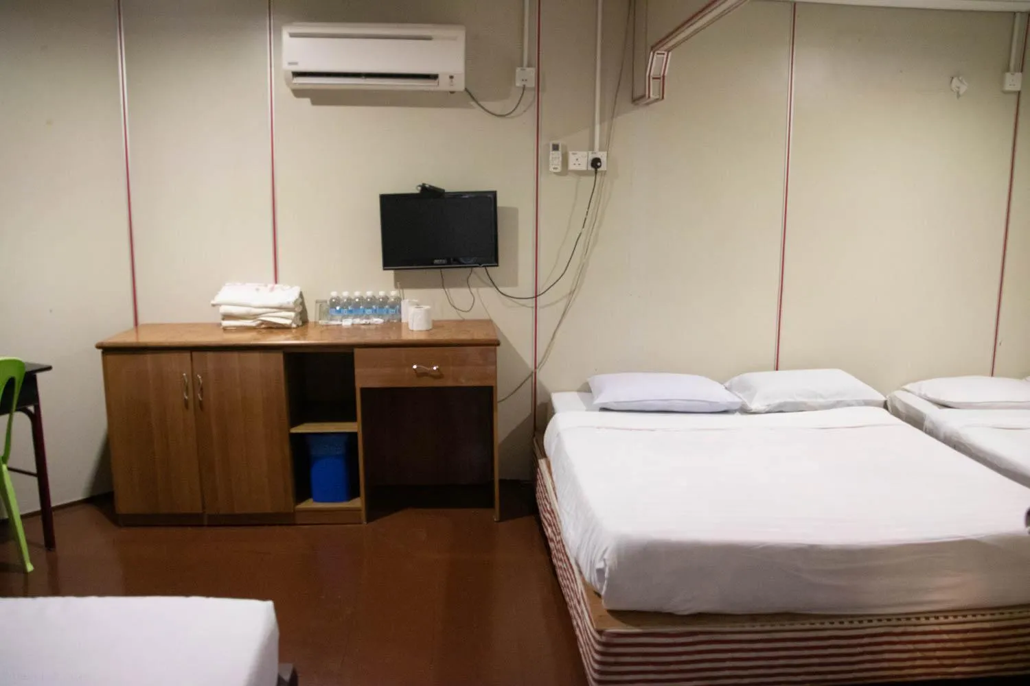 Bed in Sea Lion Pulau Ketam Inn