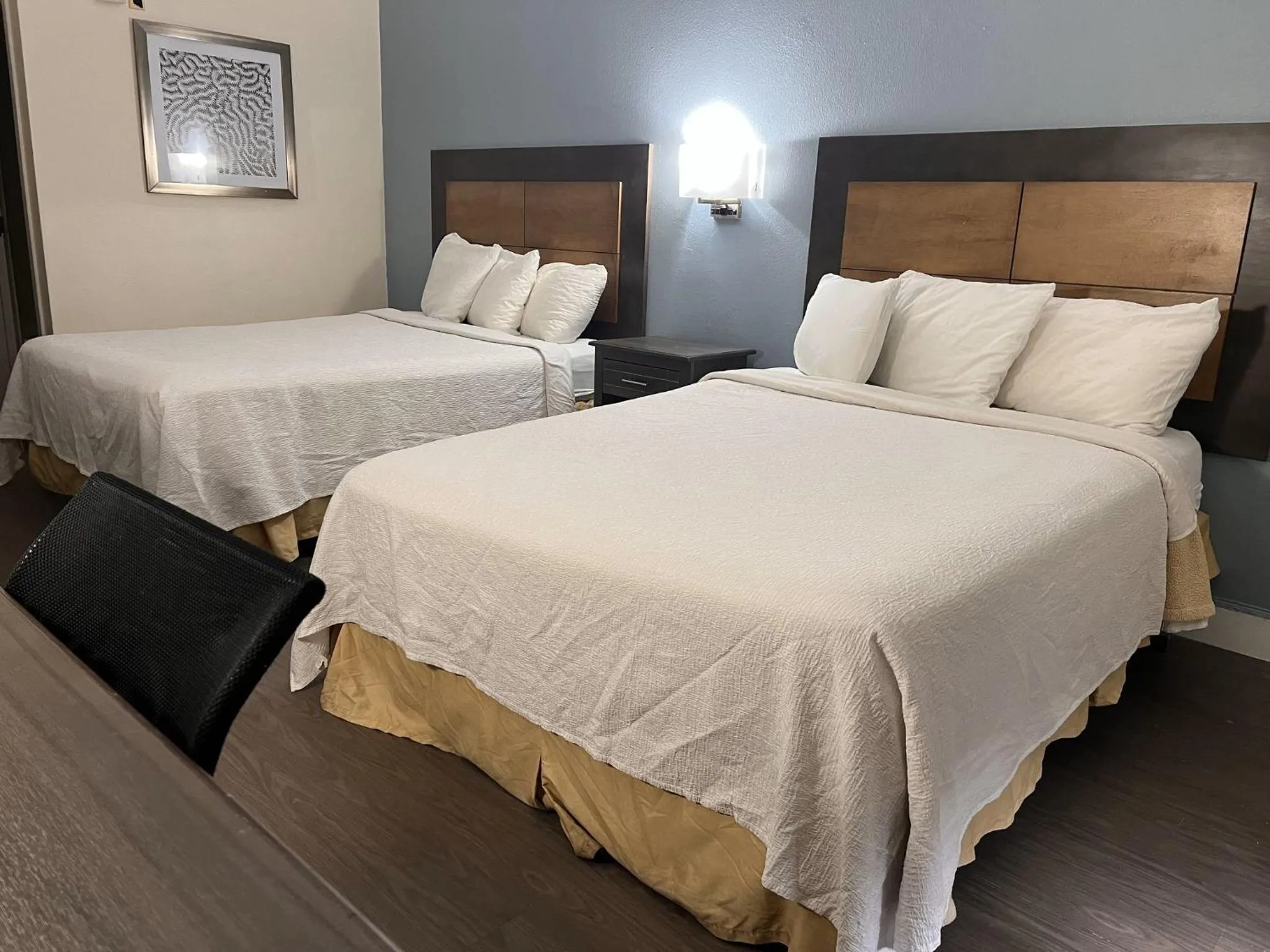 Photo of the whole room, Bed in Best Western Airport Inn Fort Myers