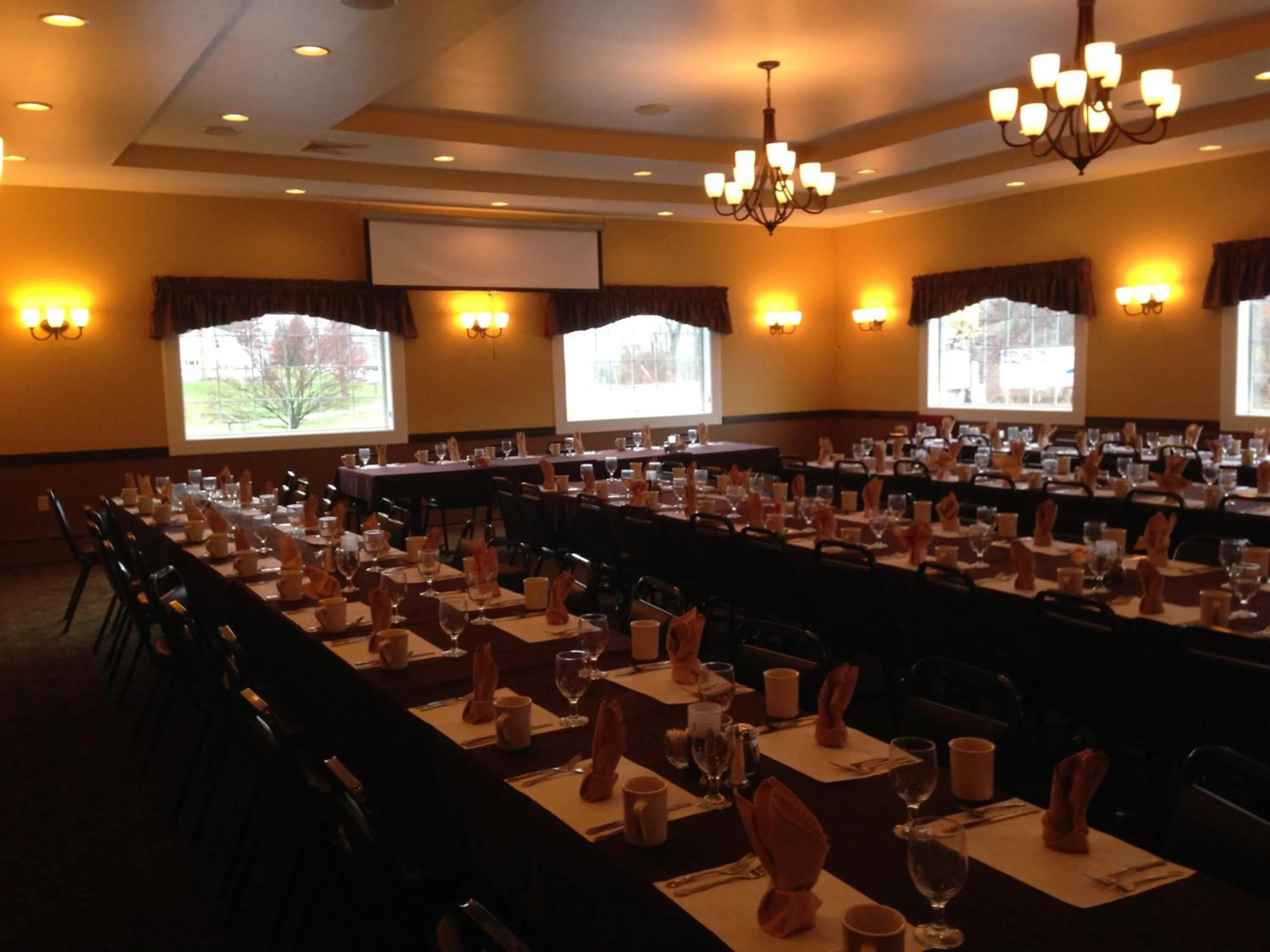 Banquet/Function facilities in Fred's Inn Restaurant & Lodging
