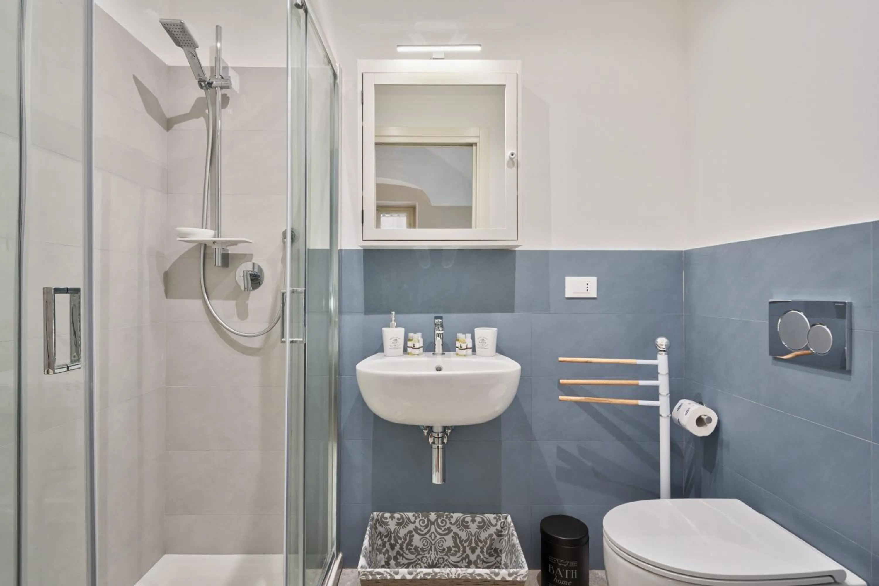 Bathroom in GuestHost - Porta Susa Elegant & Design Apartment