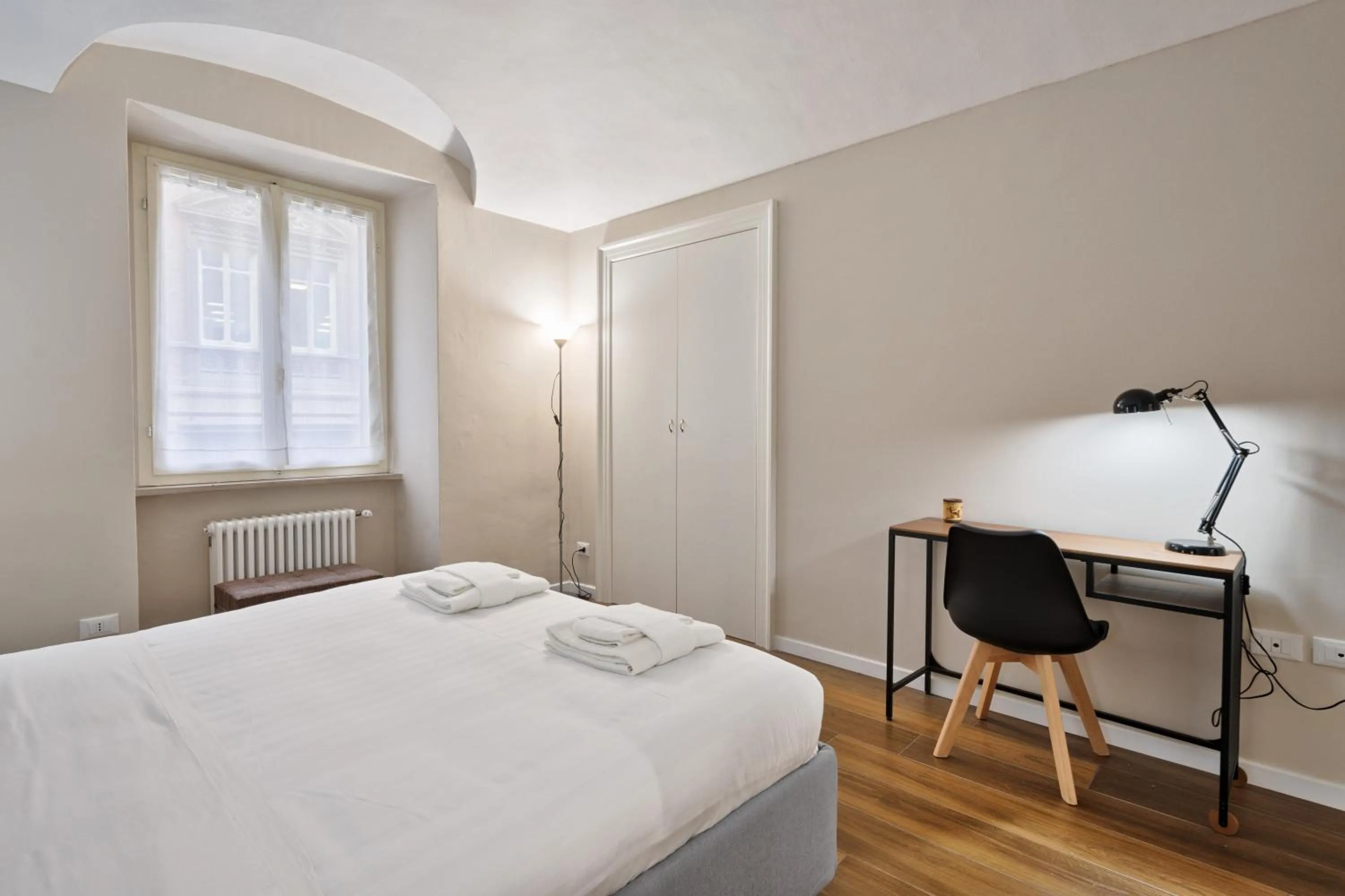 Bedroom, Bed in GuestHost - Porta Susa Elegant & Design Apartment