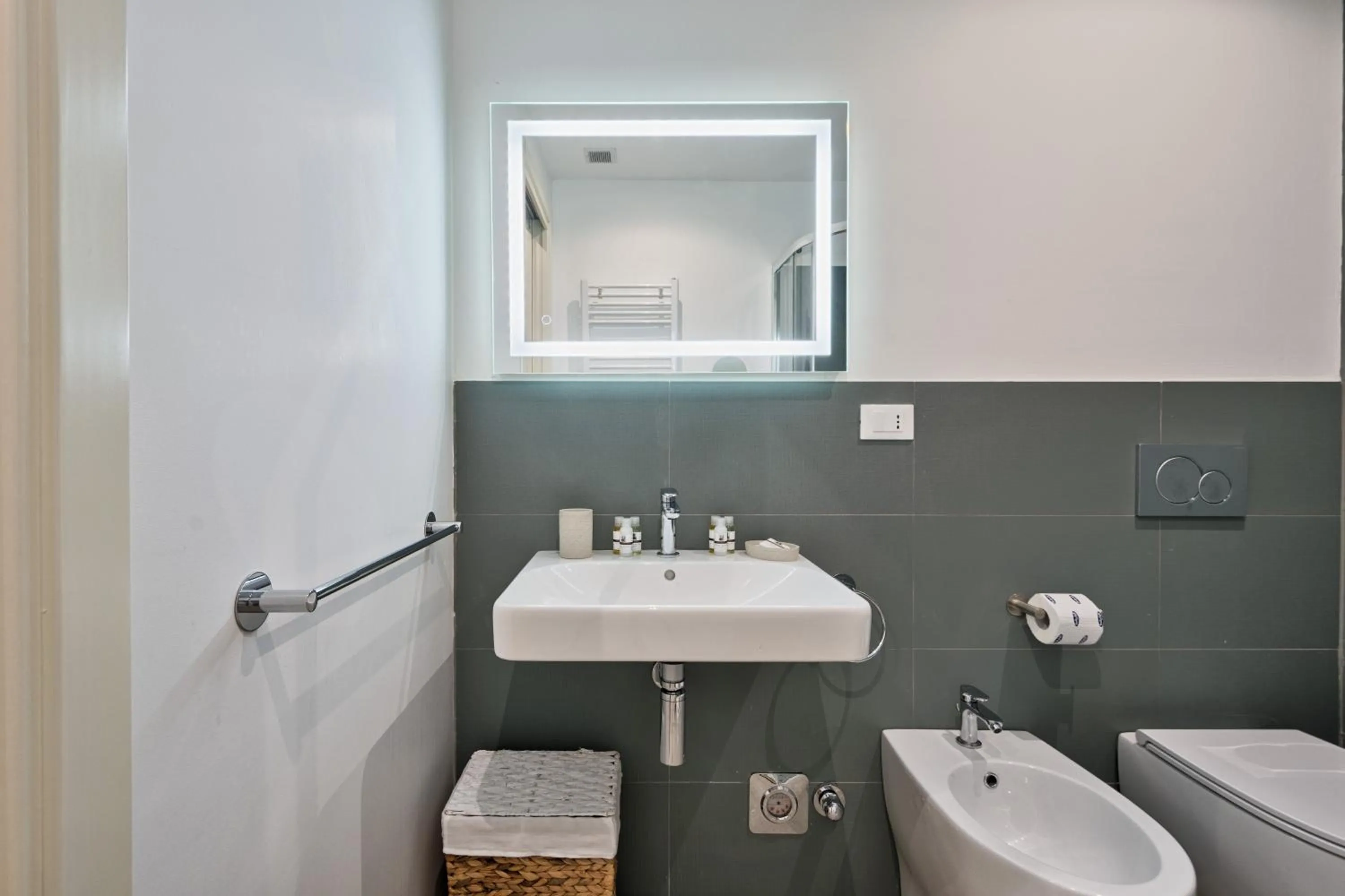 Bathroom in GuestHost - Porta Susa Elegant & Design Apartment
