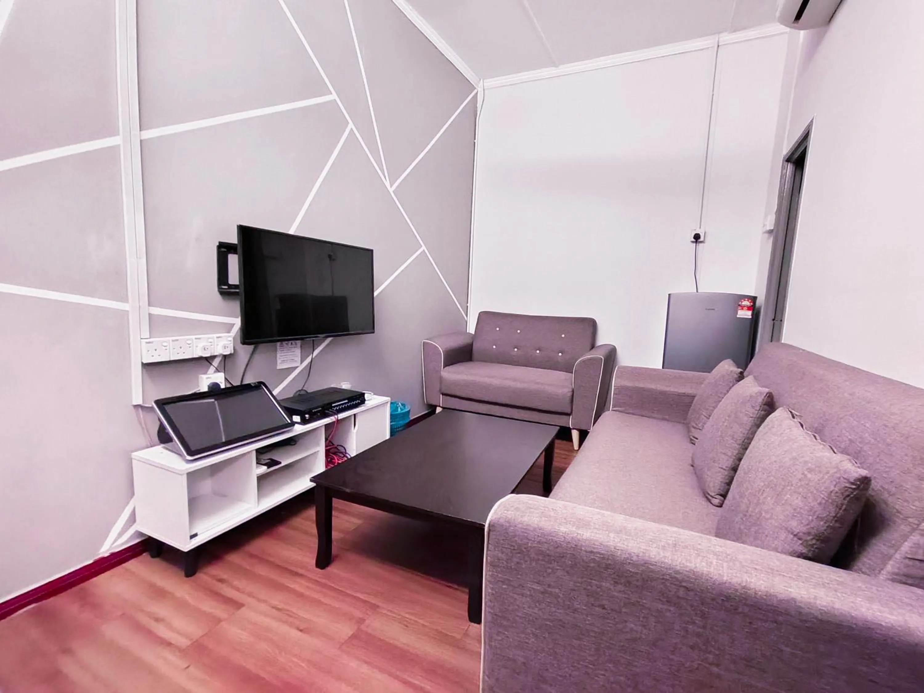 Karaoke in Sea Love Homestay Pulau Ketam