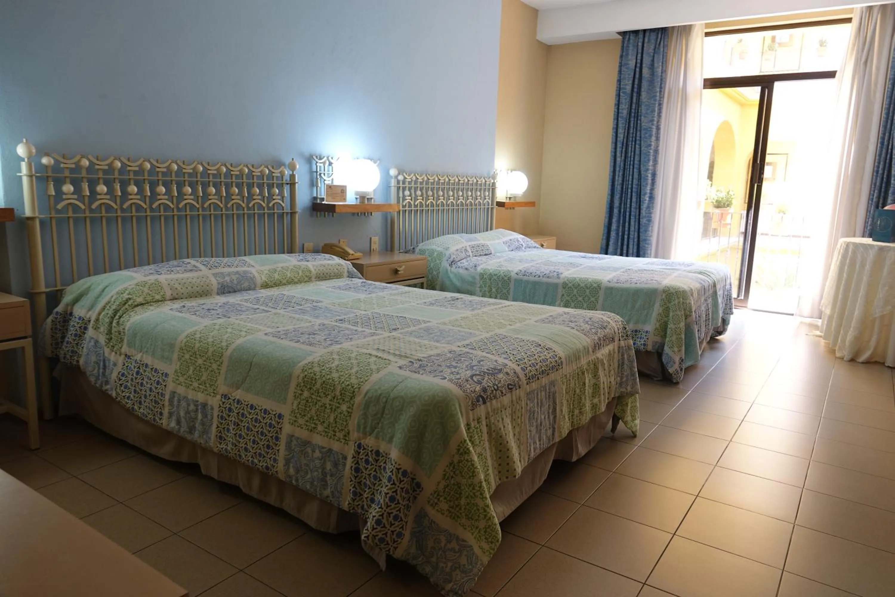 Photo of the whole room, Bed in Hotel America