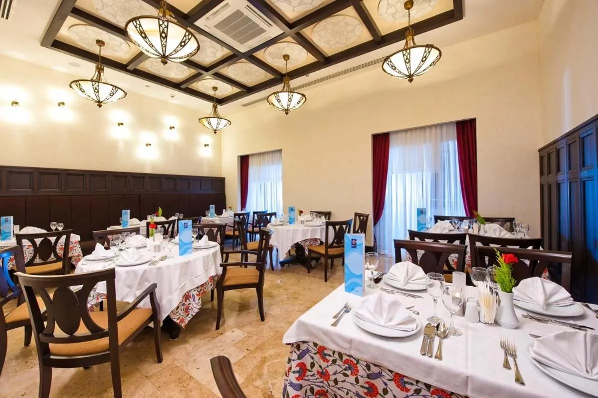 Restaurant/places to eat in Melas Lara Hotel