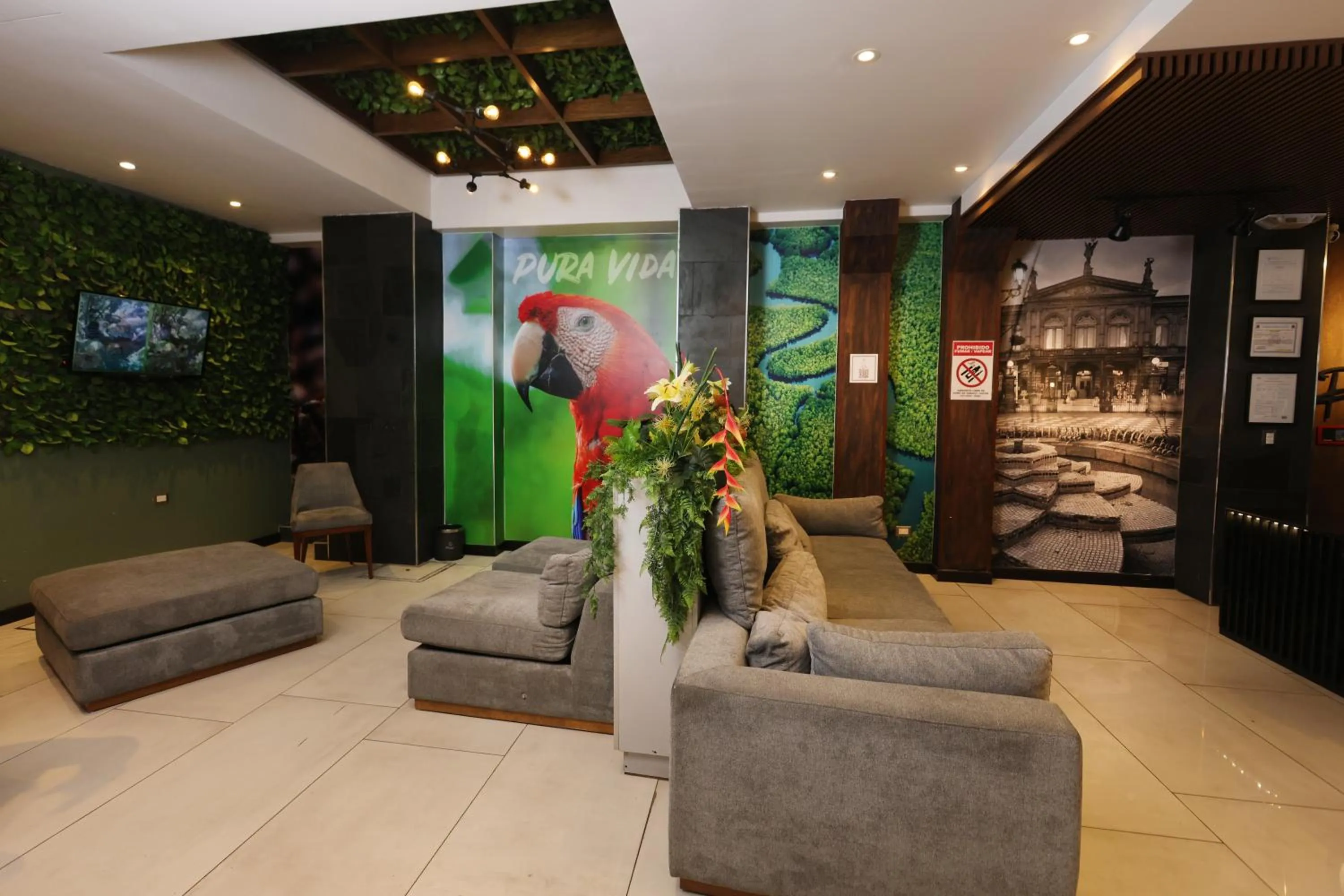 TV and multimedia in Hotel Cultura Plaza