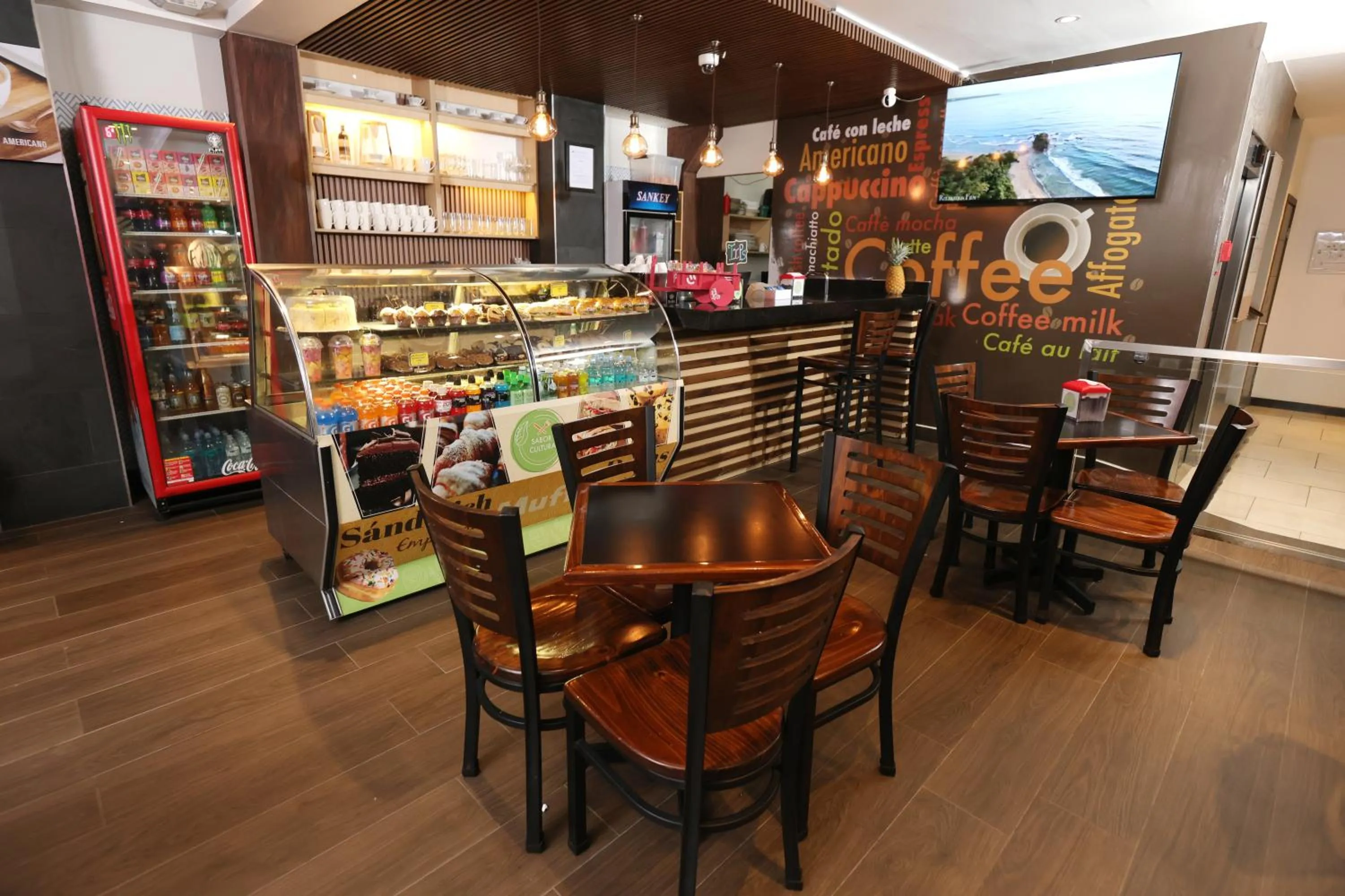 Restaurant/places to eat in Hotel Cultura Plaza