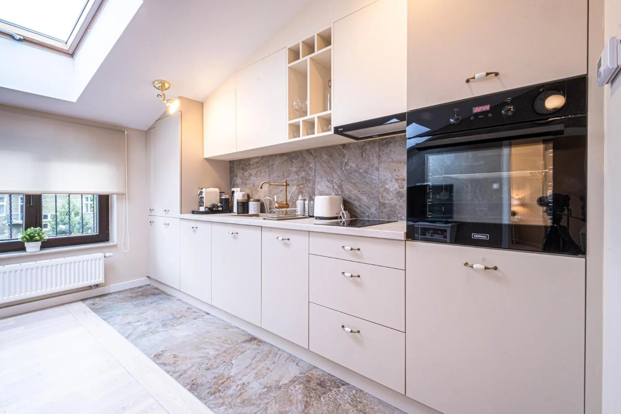 Kitchen or kitchenette in Old Town Vistula Premium Apartments