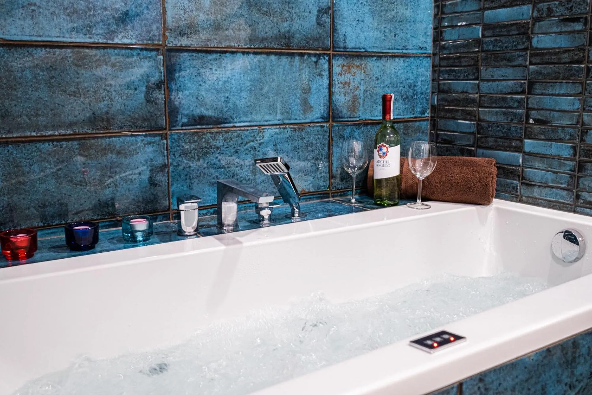 Hot Tub in Old Town Vistula Premium Apartments