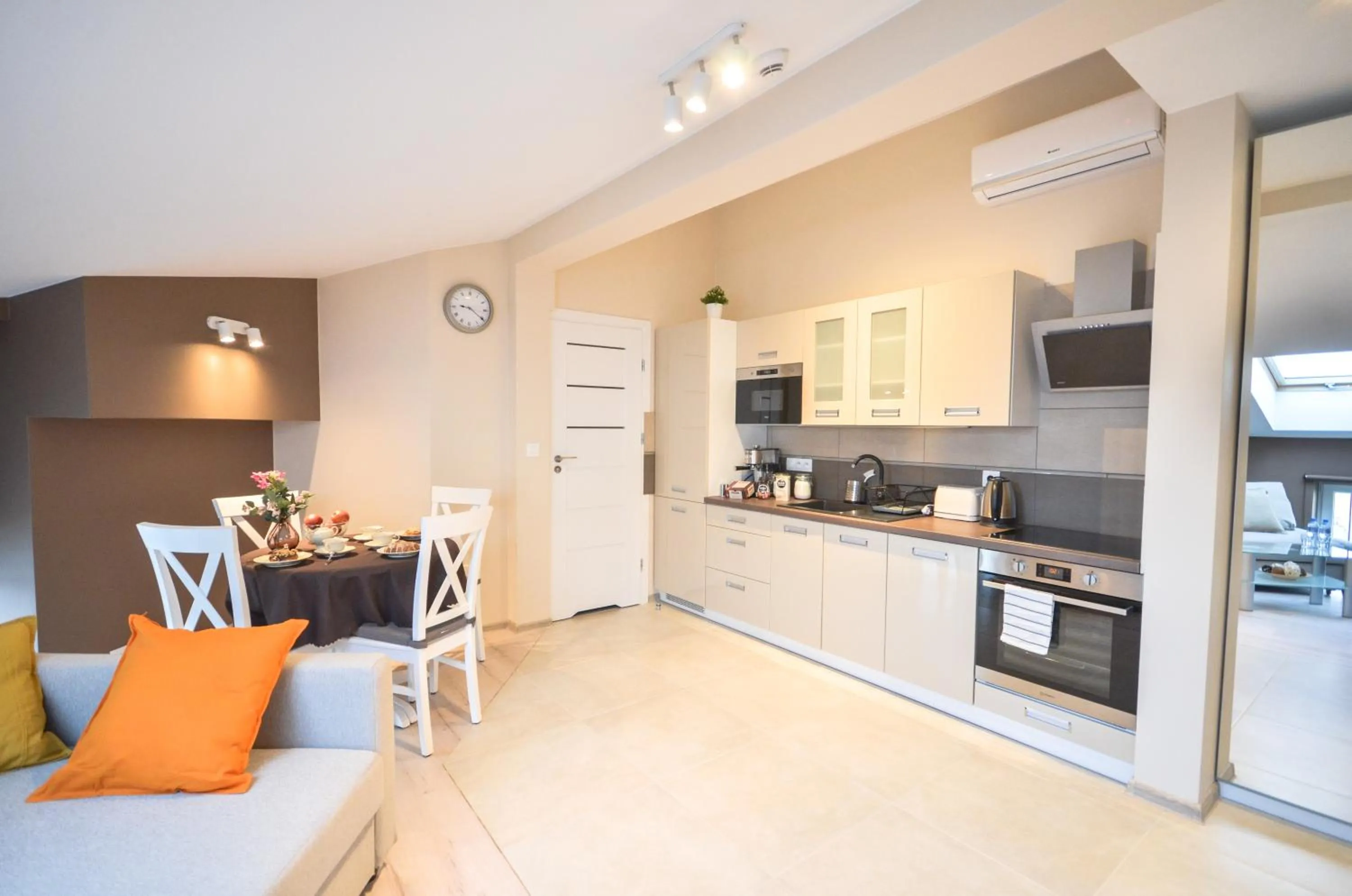 Kitchen or kitchenette in Old Town Vistula Premium Apartments