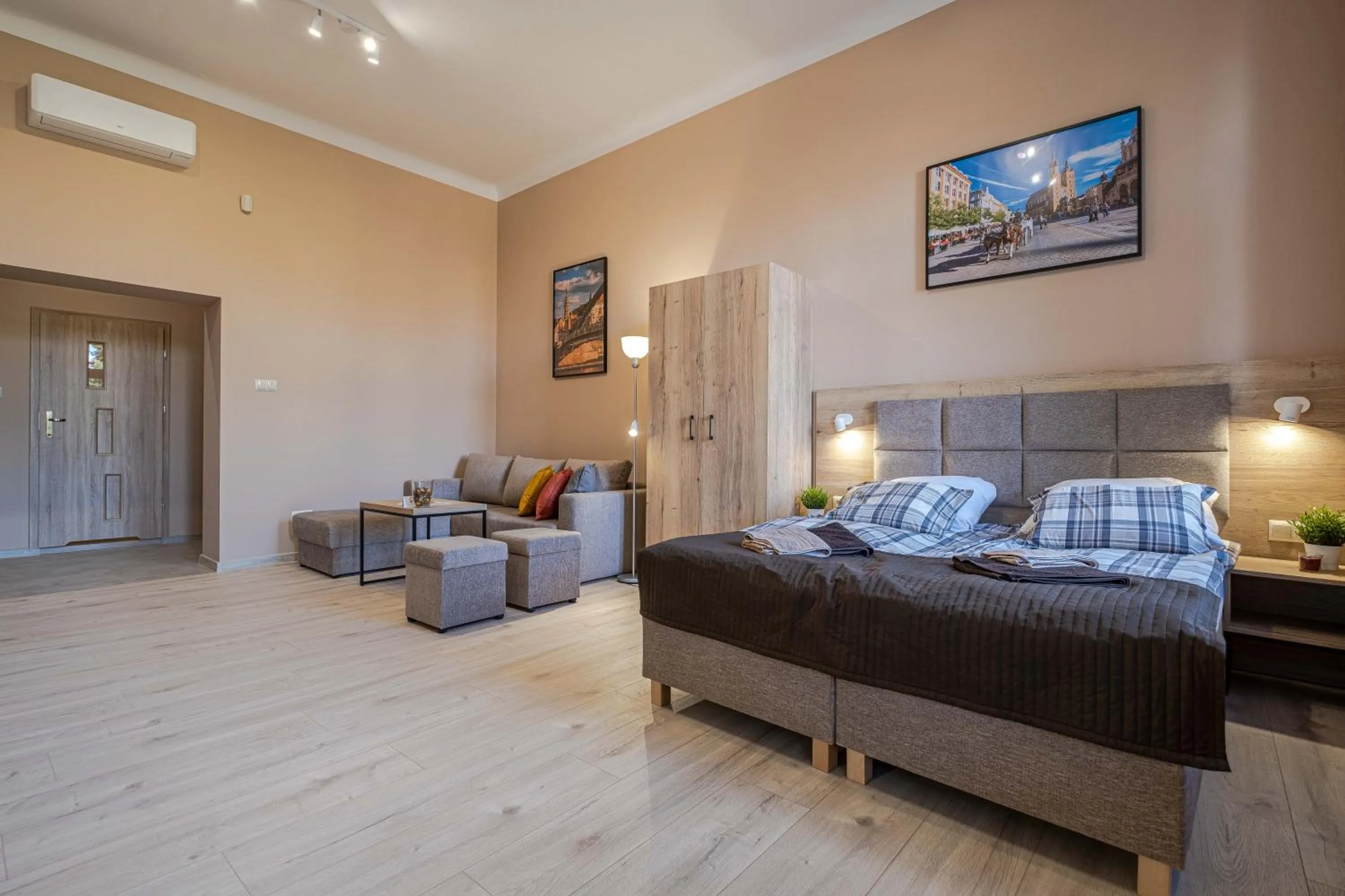 Living room, Bed in Old Town Vistula Premium Apartments