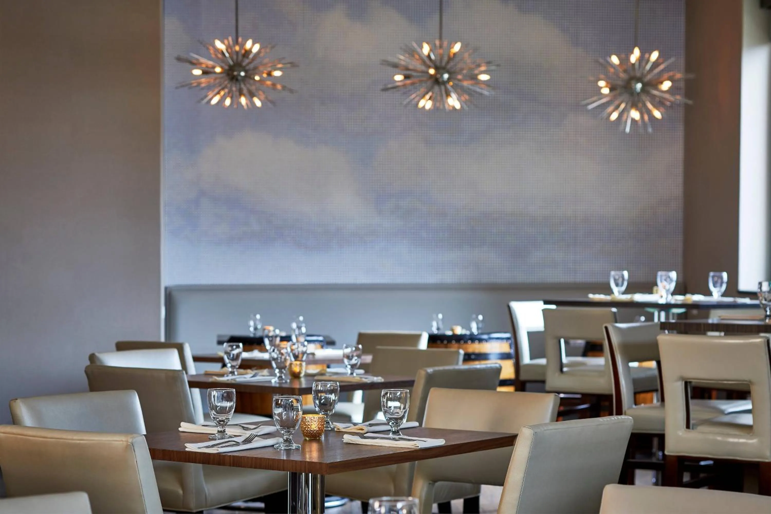 Kitchen or kitchenette in Renaissance Chicago Glenview Suites Hotel