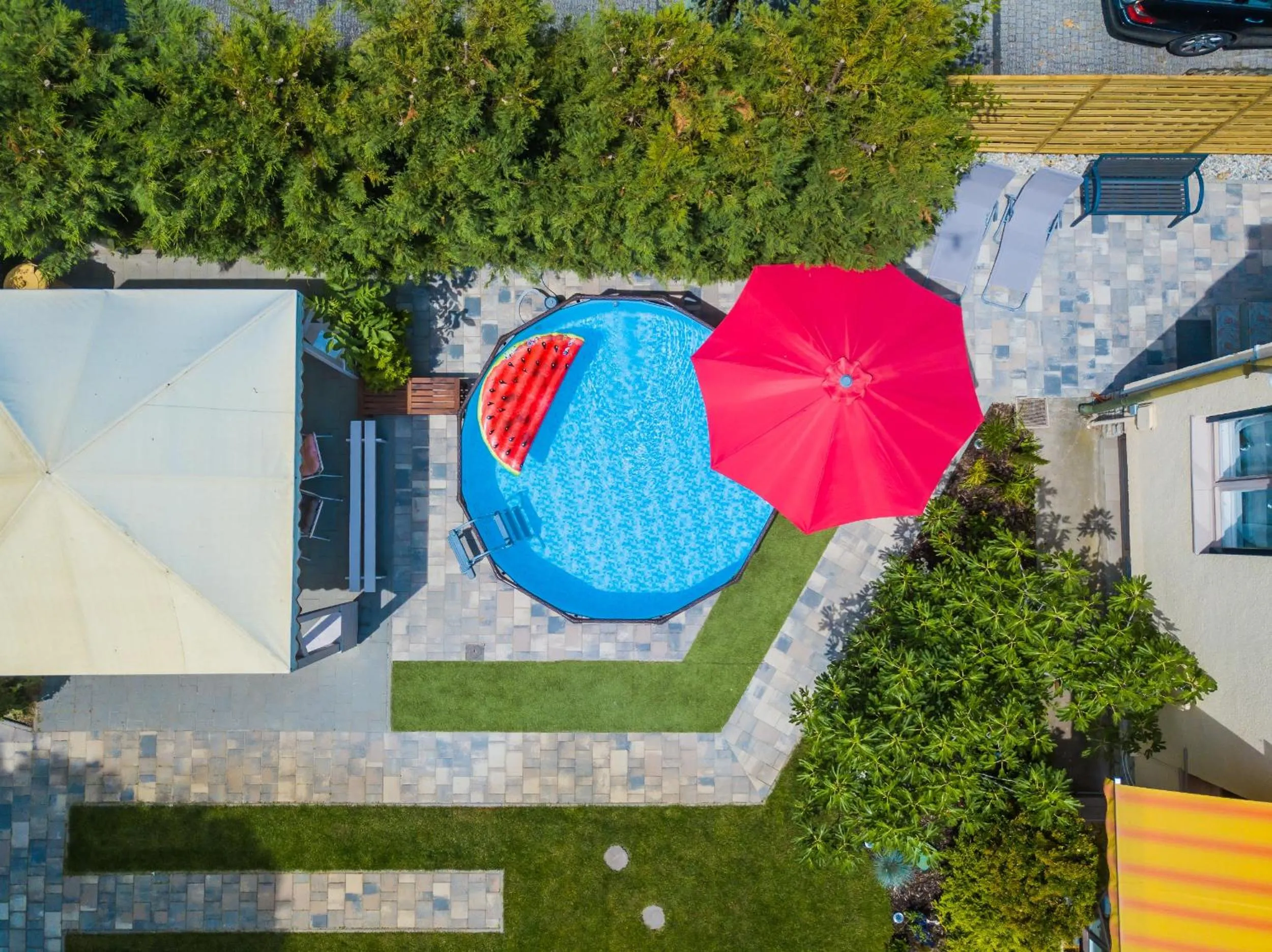 Swimming pool in Villa Mária Vendégház