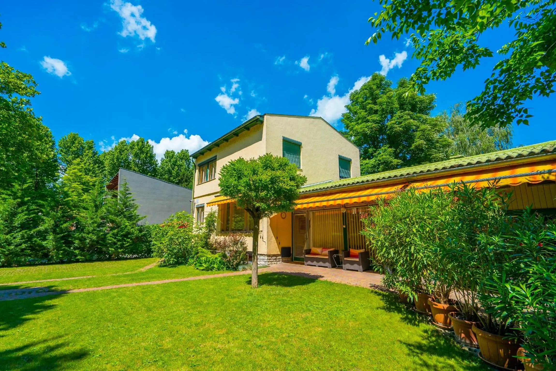 Property building in Villa Mária Vendégház