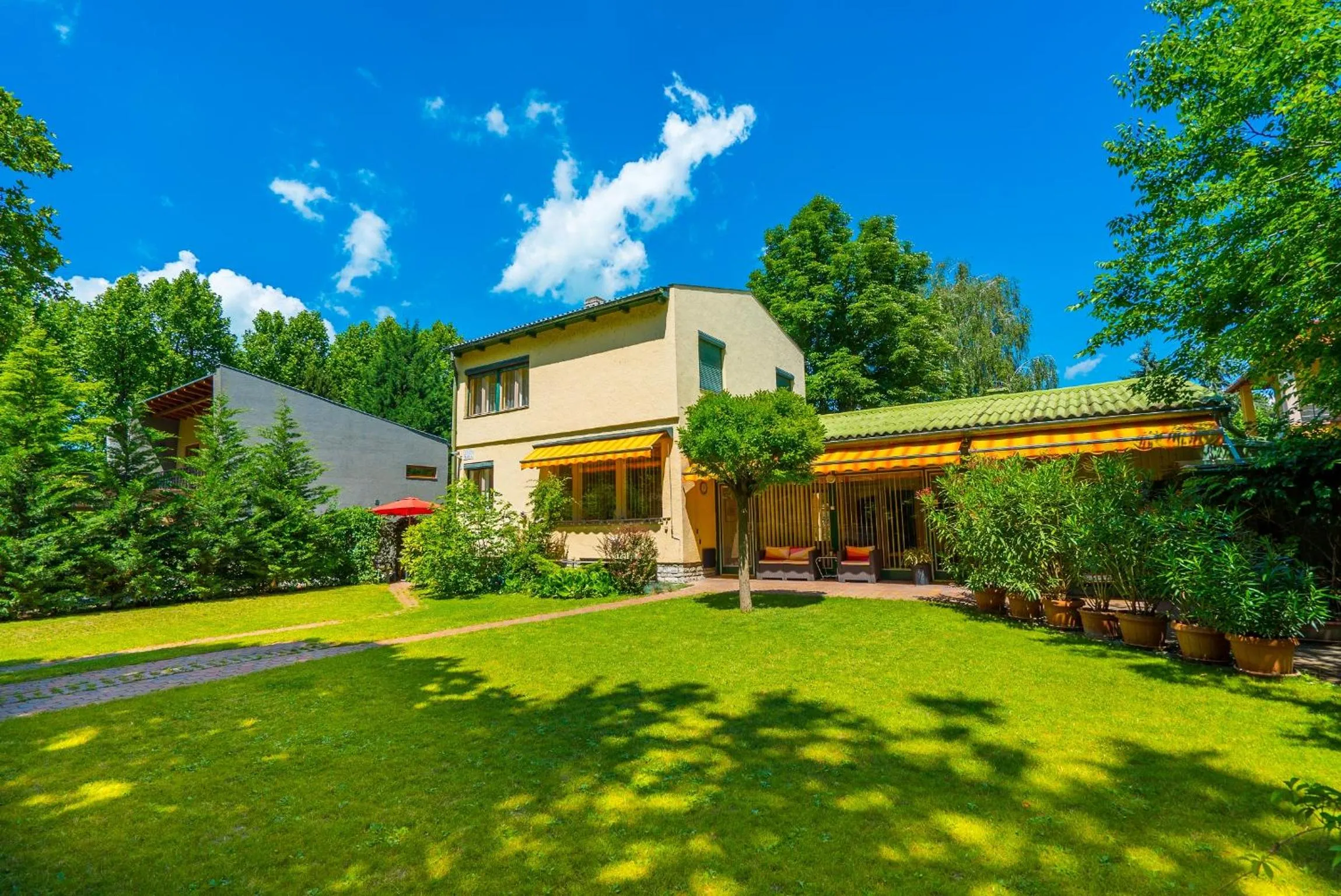 Property building in Villa Mária Vendégház