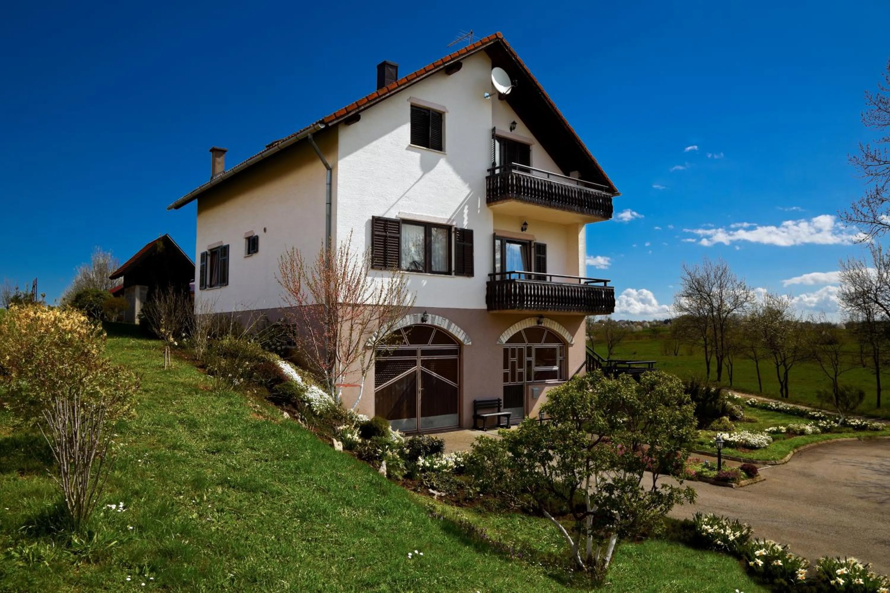 Apartments Tratinčica
