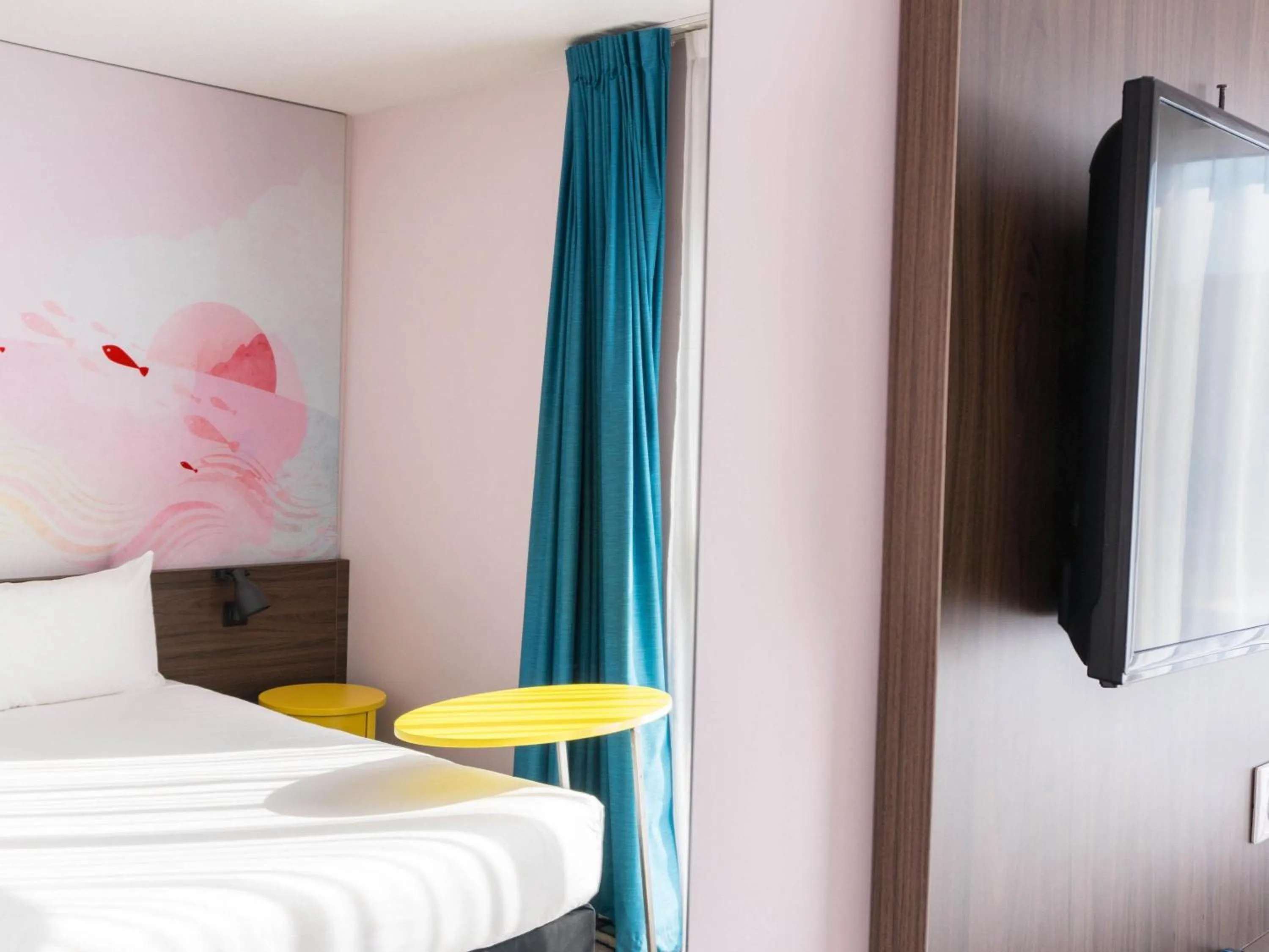 Bedroom, Bed in ibis Styles Perpignan Canet En Roussillon