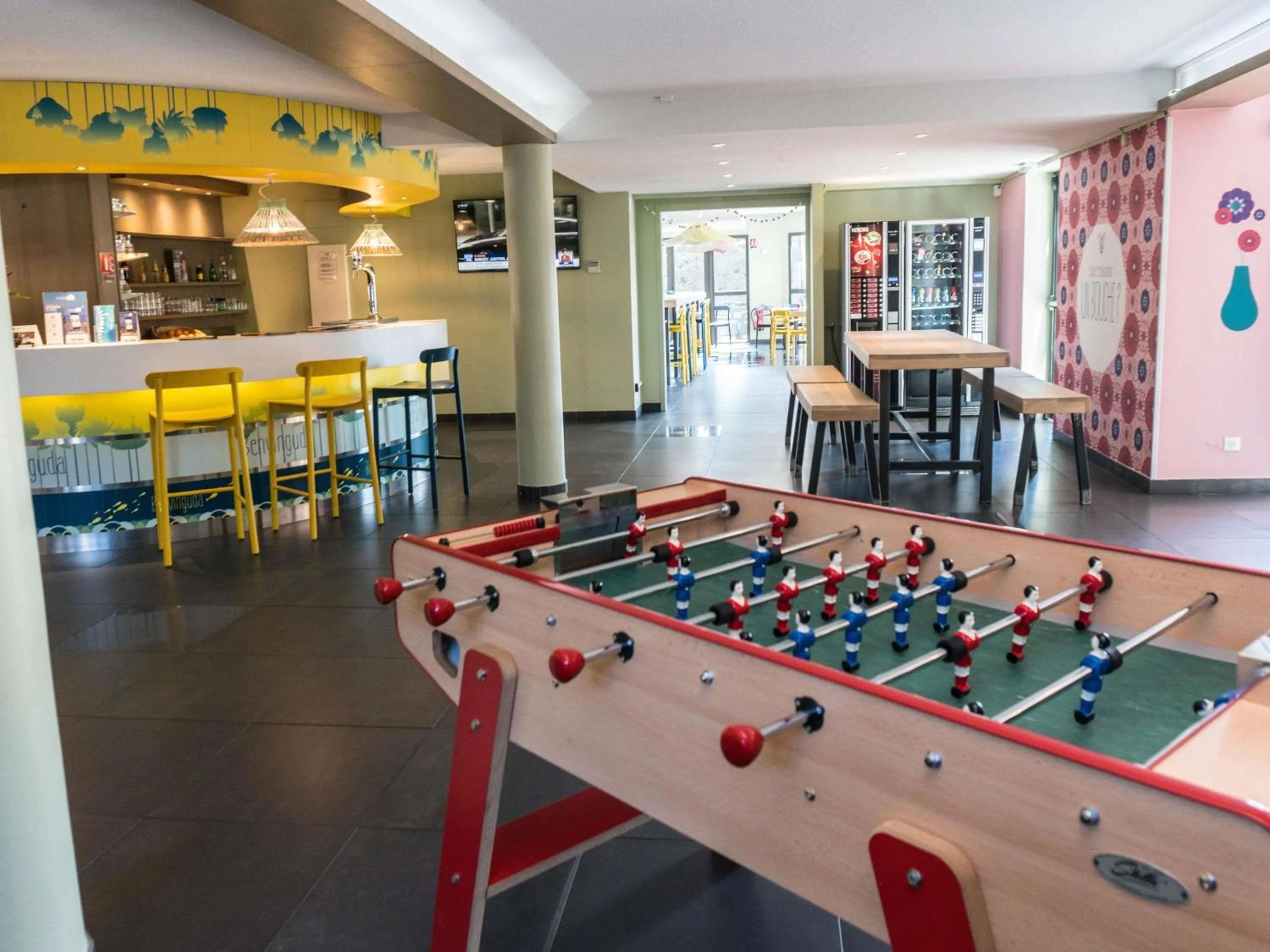 Lounge or bar in ibis Styles Perpignan Canet En Roussillon