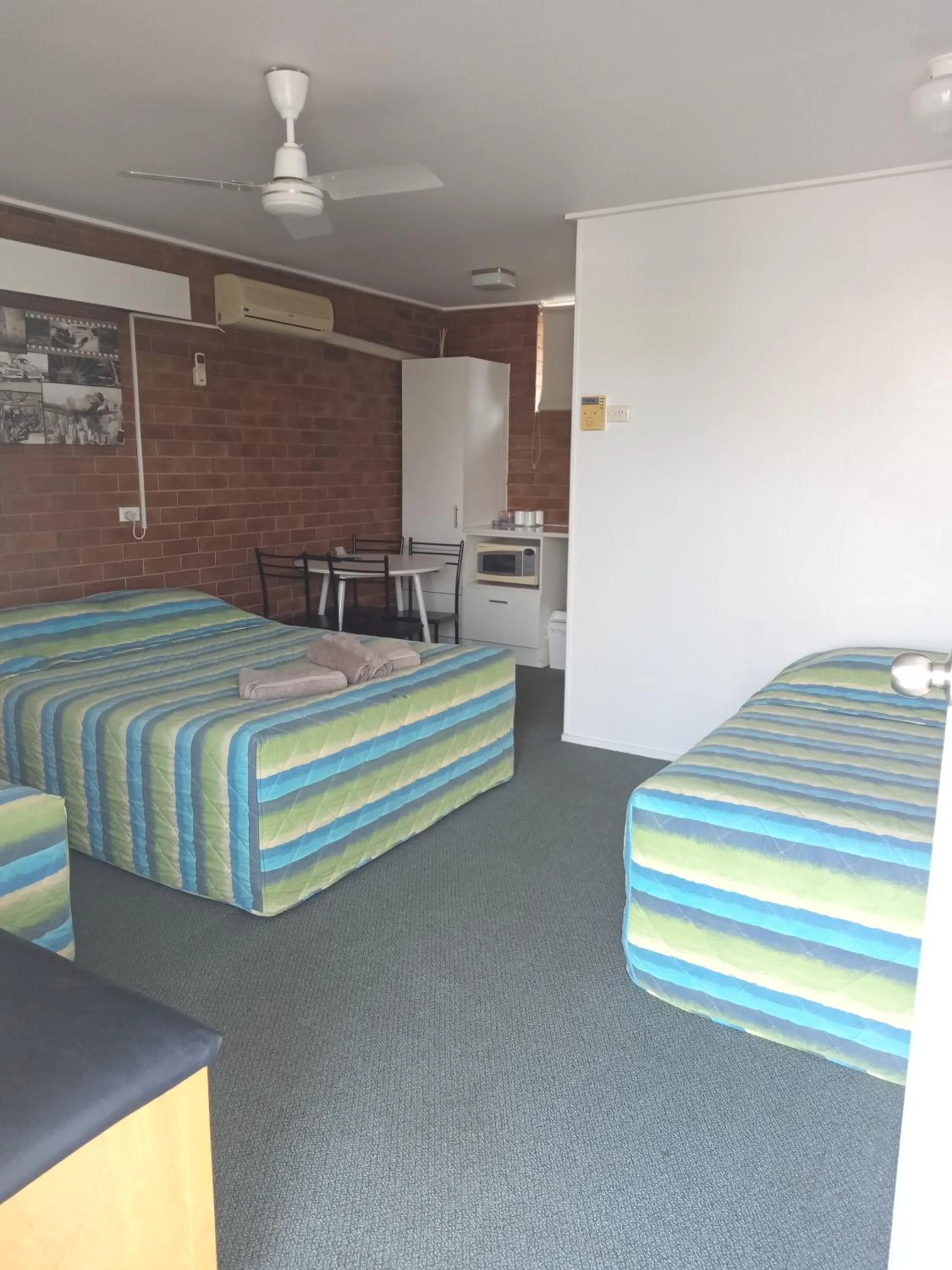 Bed in Millmerran Motel