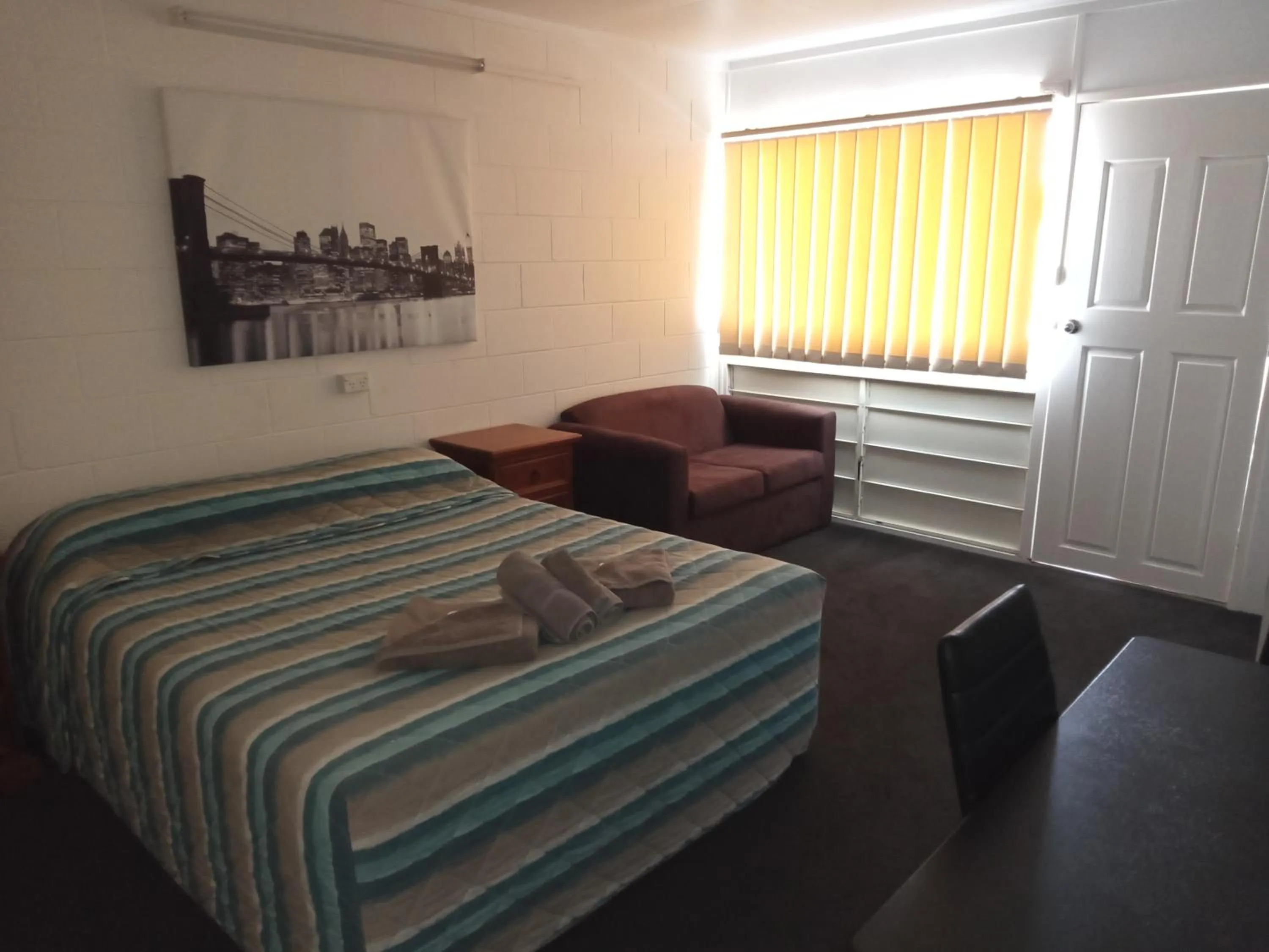 Bed in Millmerran Motel