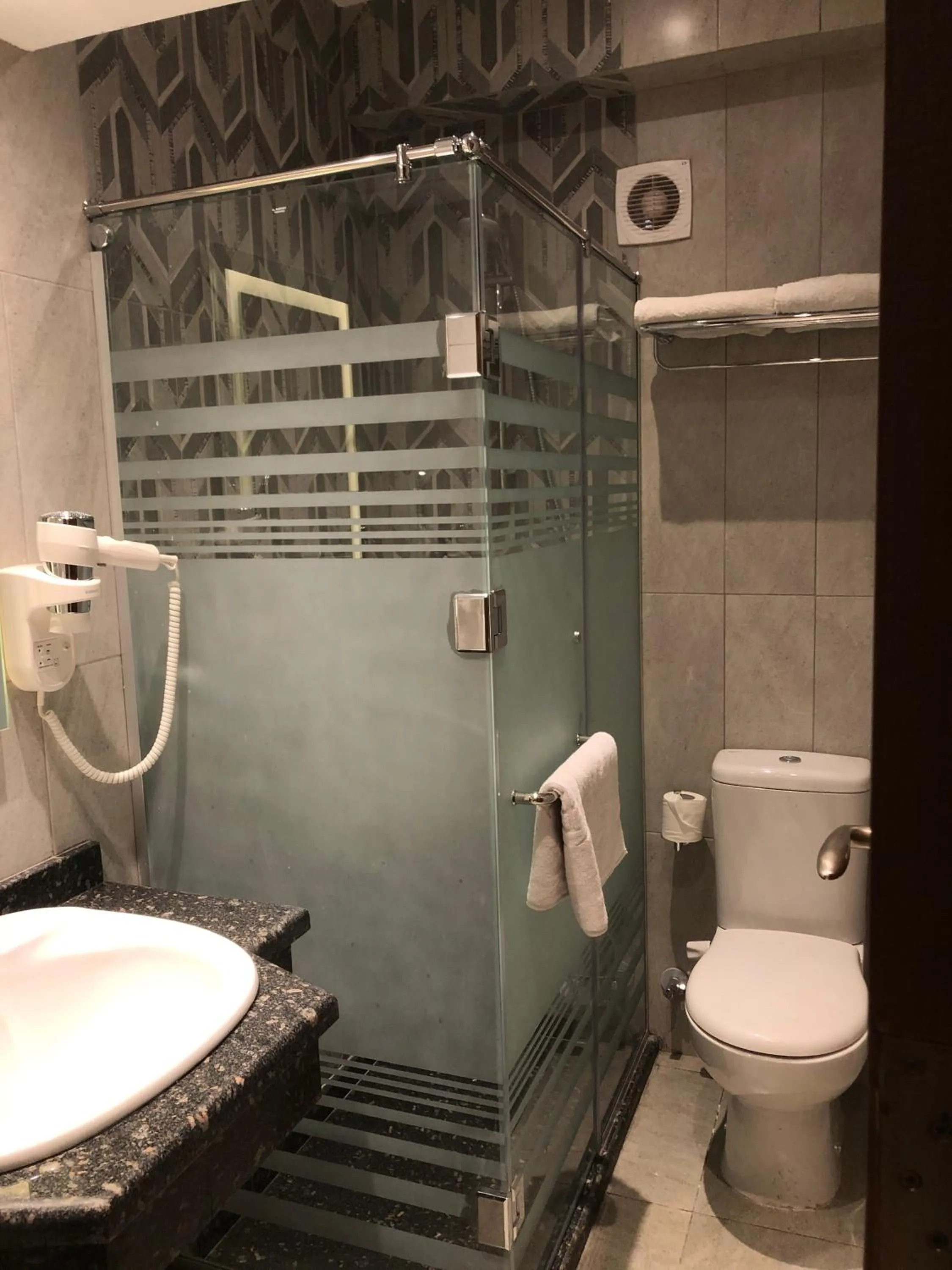 Shower in Maxim Hotel