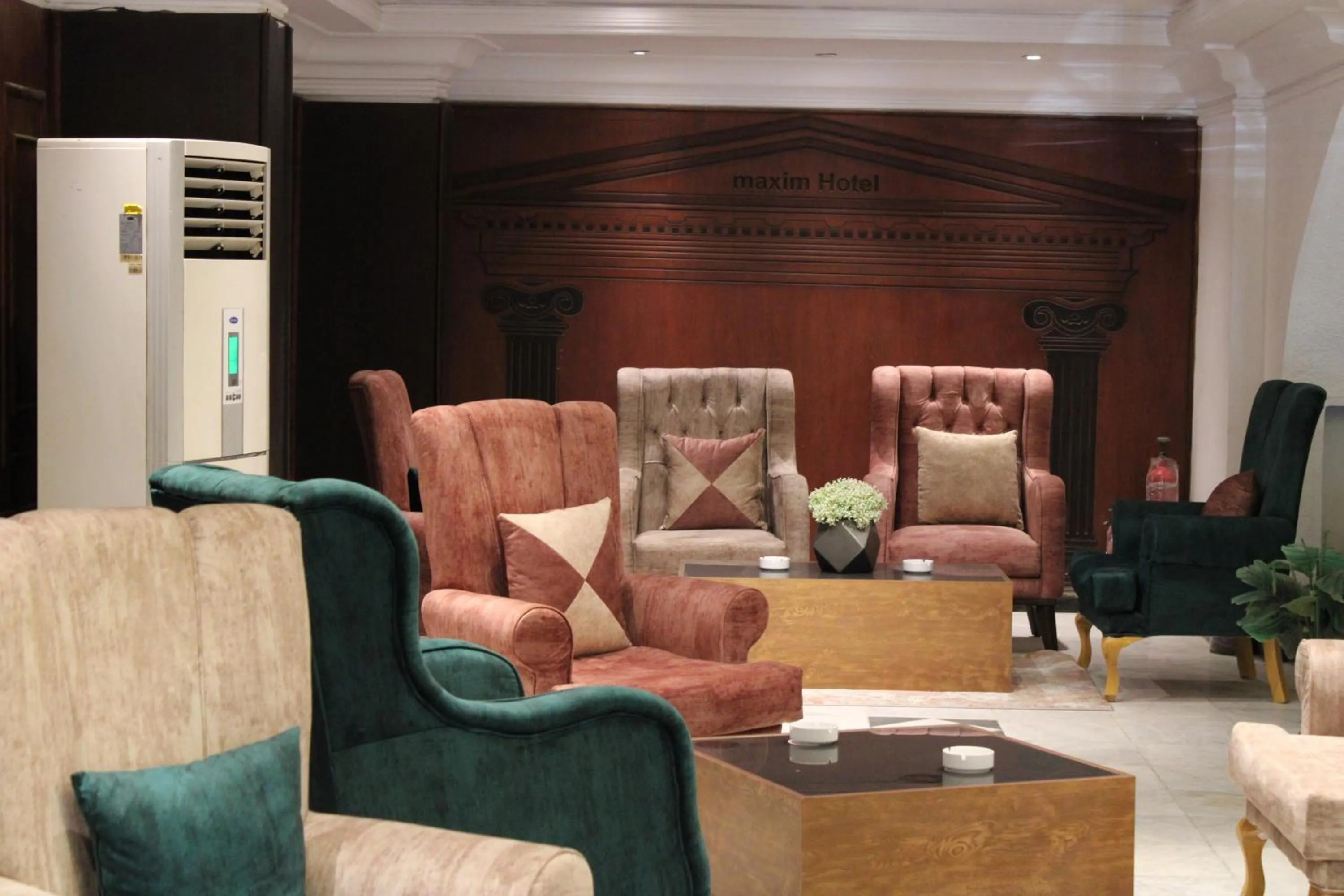 Lounge or bar in Maxim Hotel