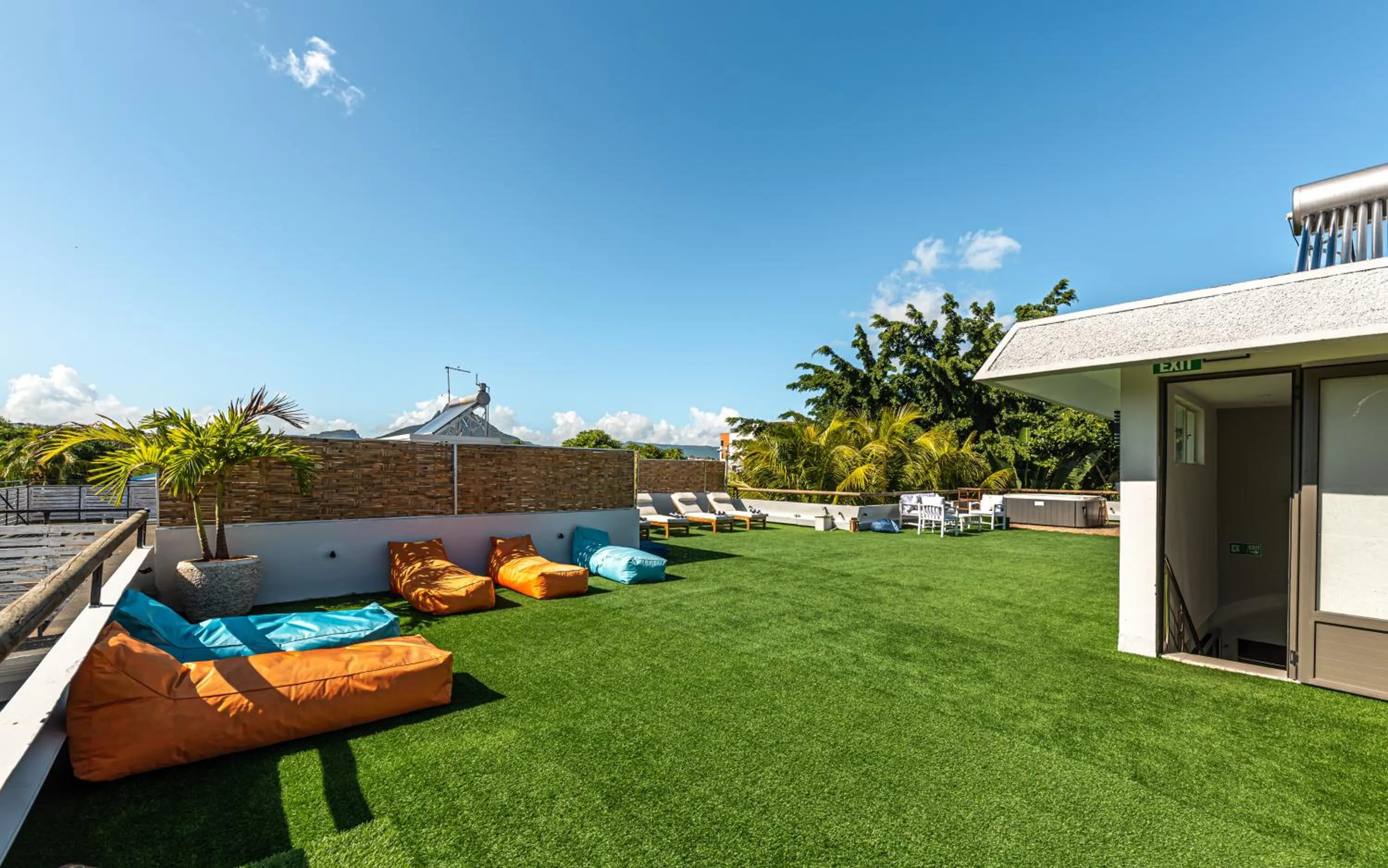 Area and facilities in Seastar Hotel