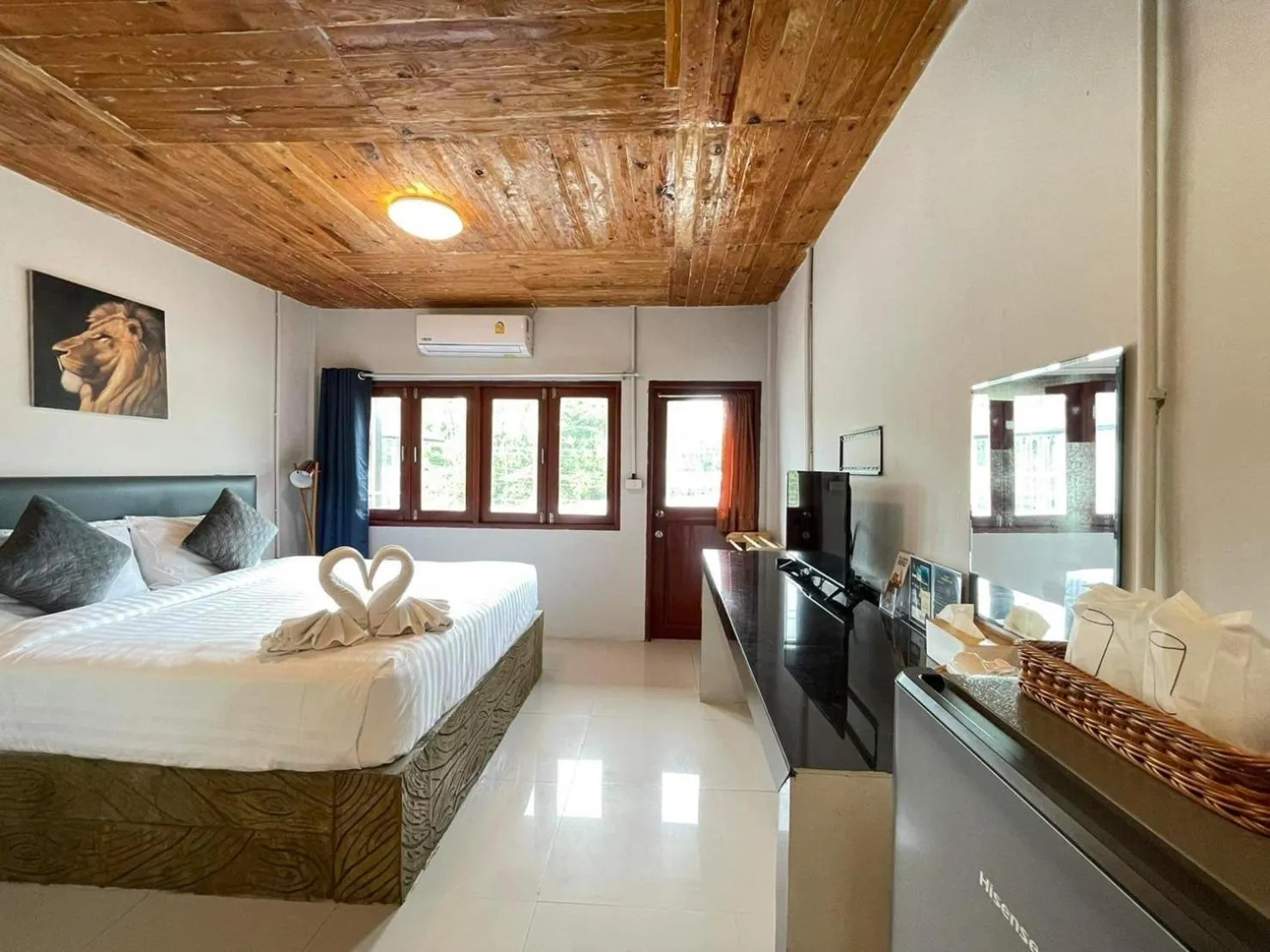 Property building, Bed in MOOK BOONCHU HOTEL