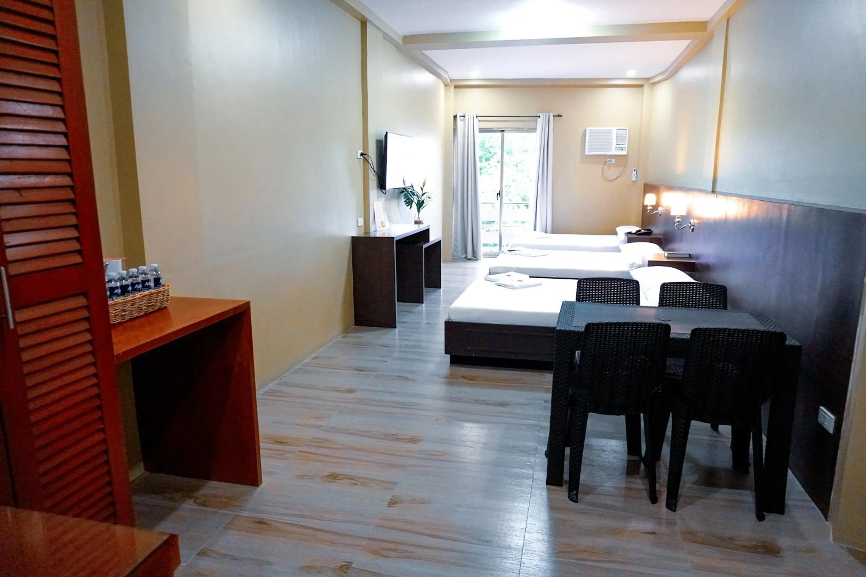 Photo of the whole room in The Mang-Yan Grand Hotel powered by Cocotel